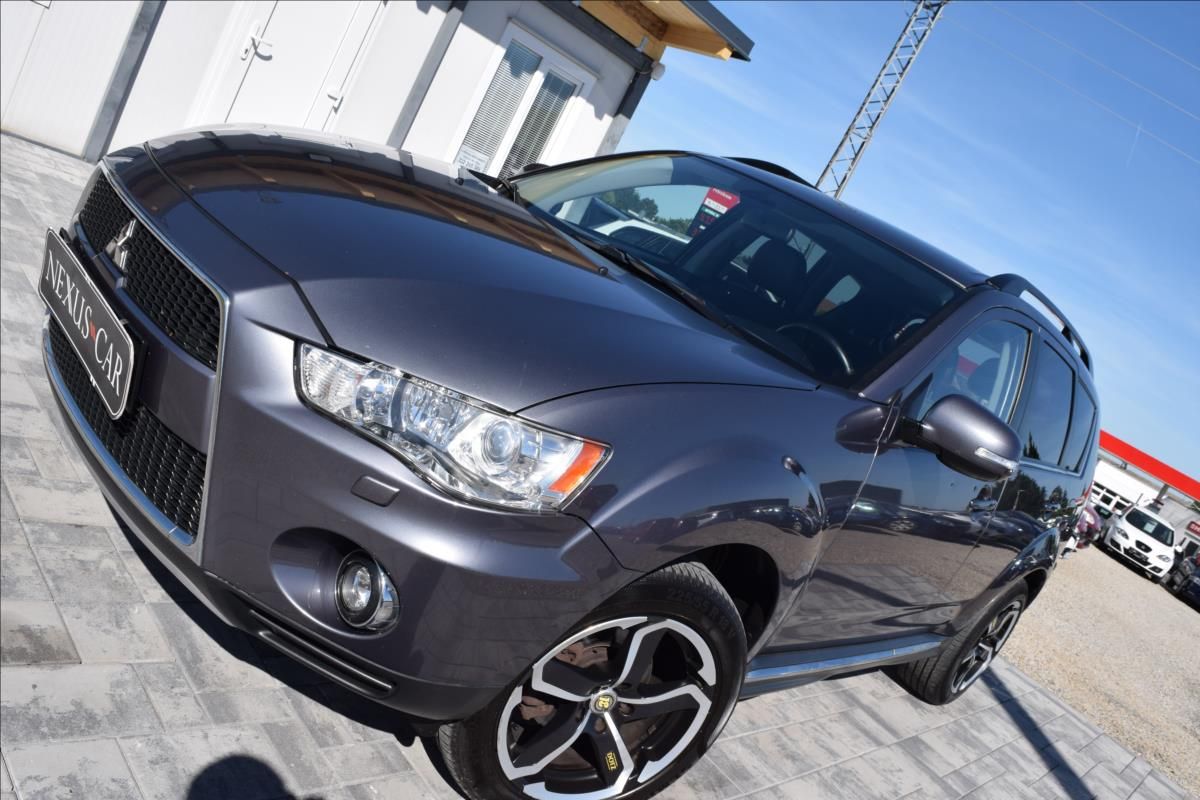 Mitsubishi Outlander, 2,3 d 130KW 4X4 TAŽNÉ 7MÍST