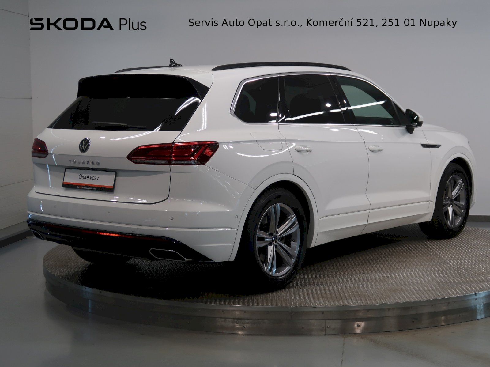Volkswagen Touareg, R-LINE 3.0TDI 170KW - fotka 2
