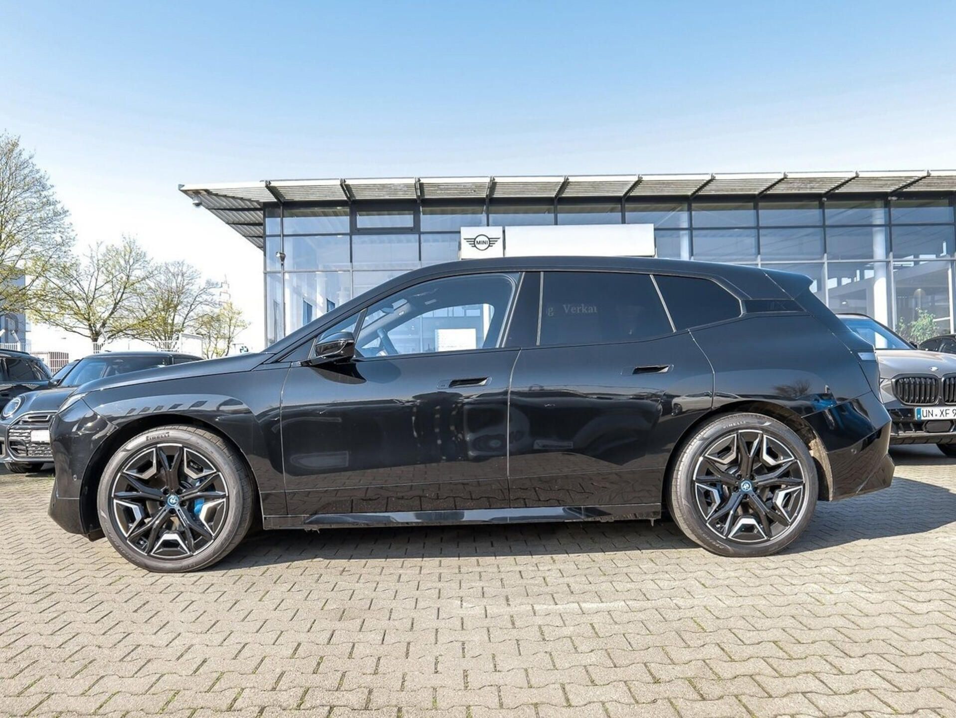 BMW iX, xDrive40 Sport Vzduch Pano HuD - fotka 3