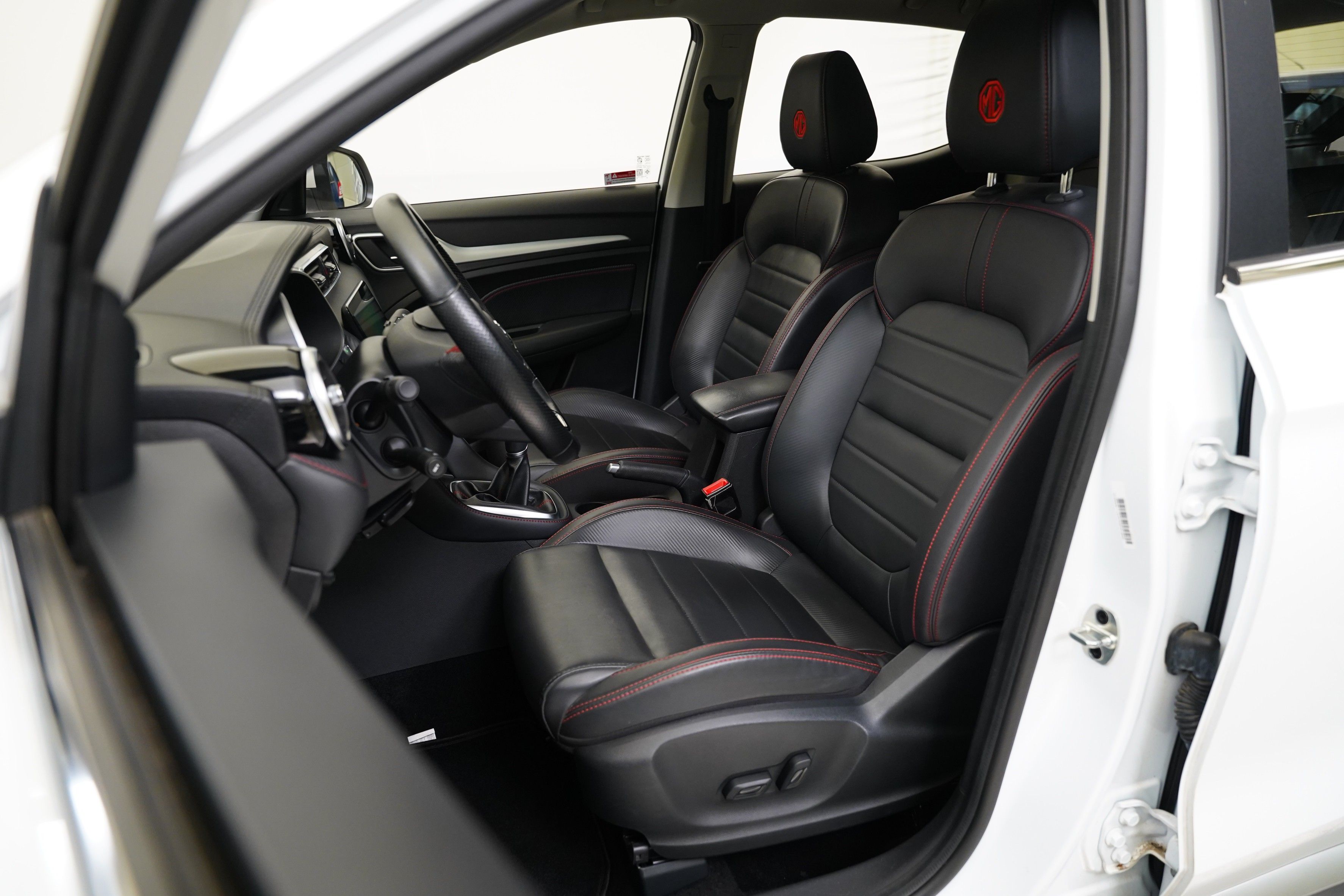 MG ZS, 1.0 TGI 82 kW Exclusive - fotka 5