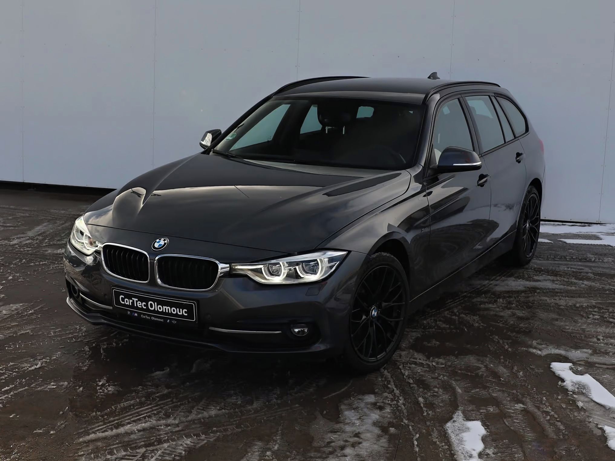 BMW Řada 3, BMW 320d xDrive Touring Sport - fotka 2