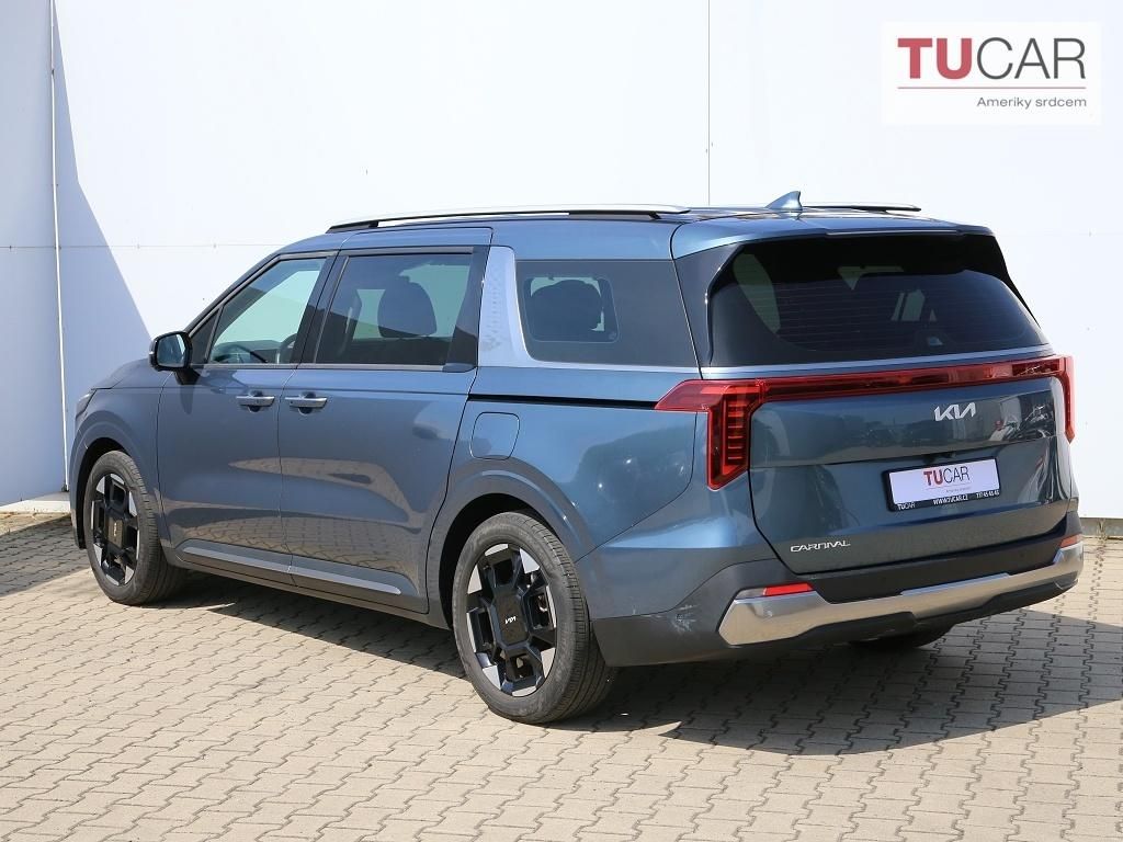 Kia Carnival, 2.2 Diesel Automat 7 míst - fotka 5