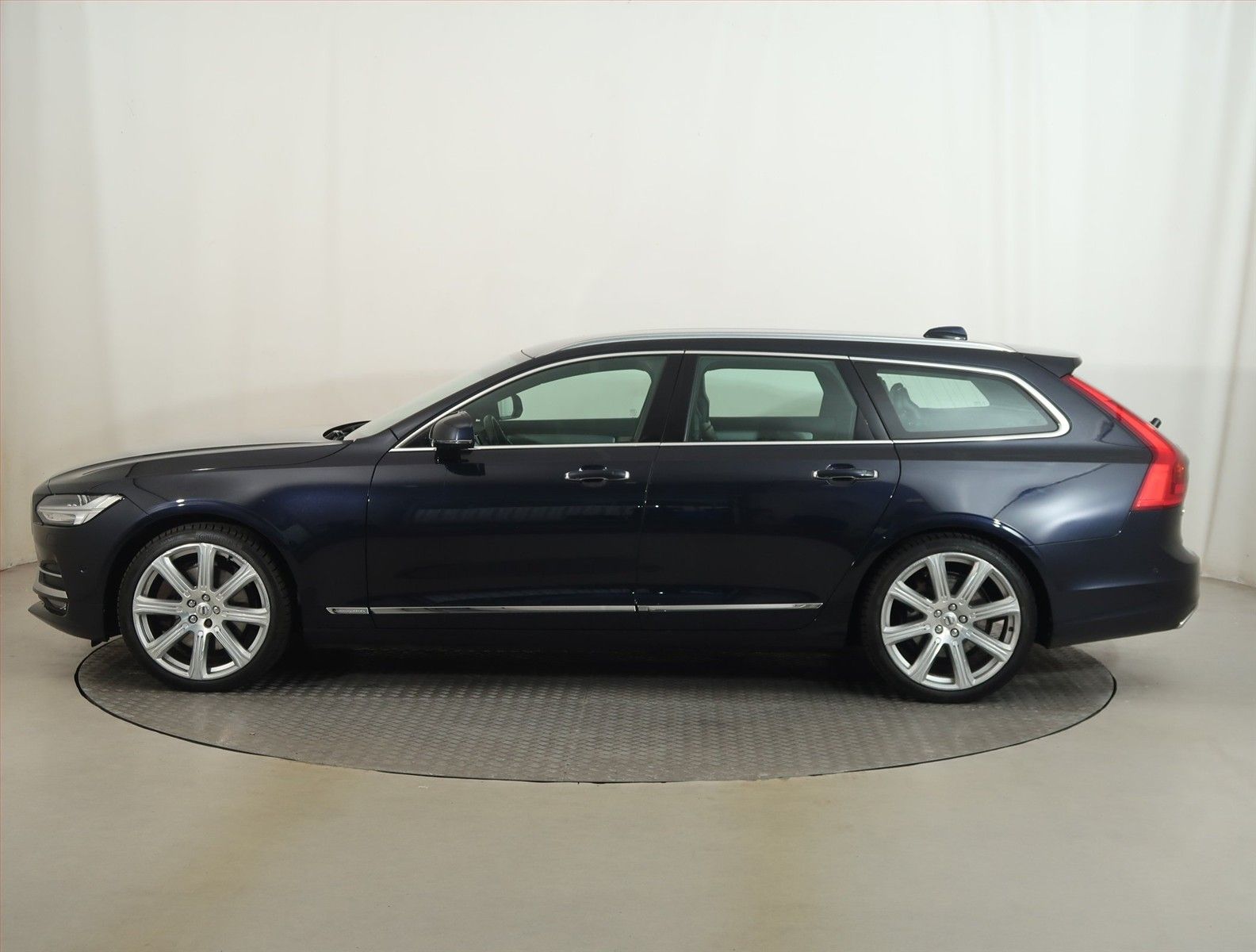 Volvo V90, D5 AWD, 4X4, Automat - fotka 3
