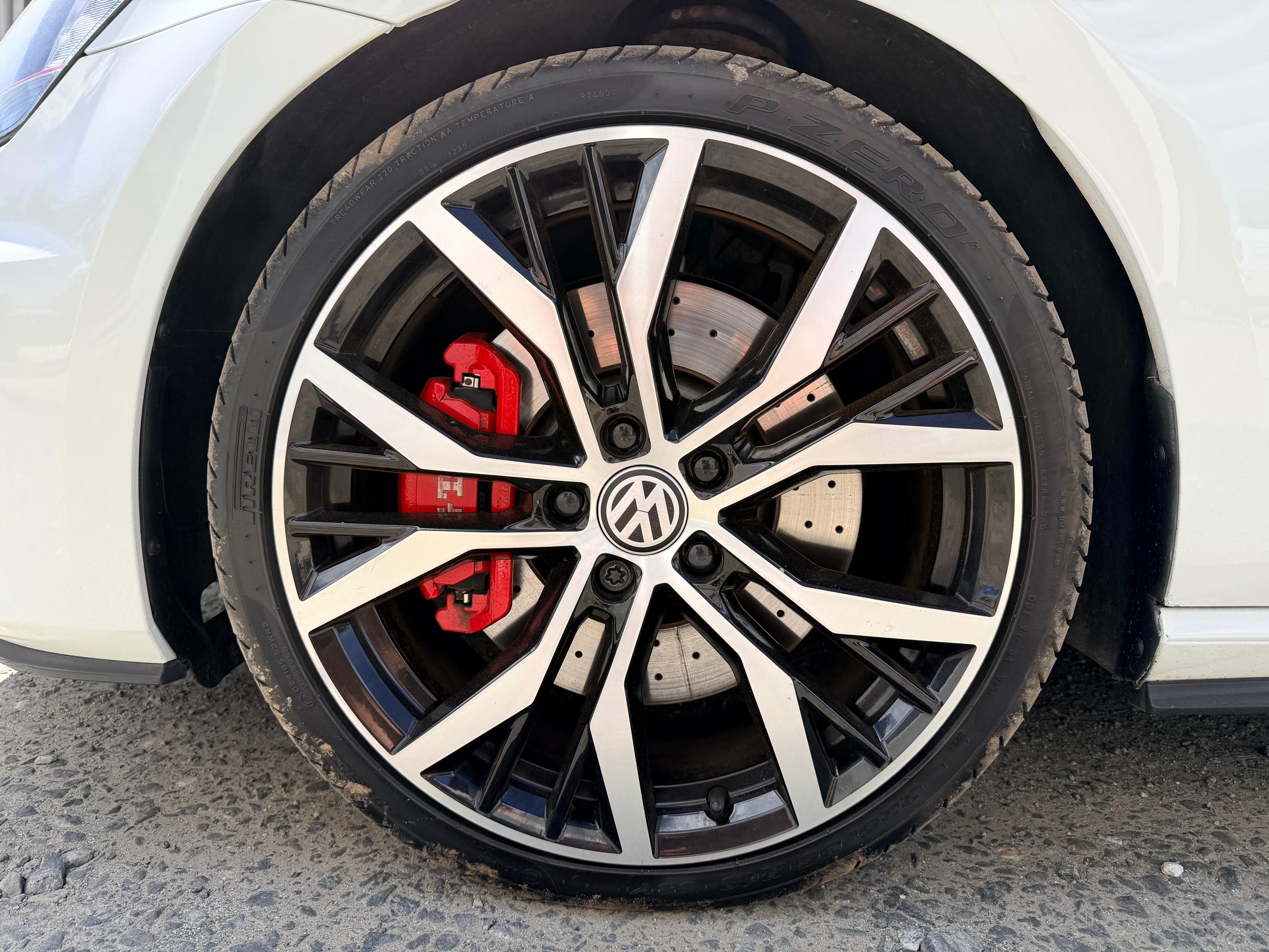 Volkswagen Golf, Golf GTI 2 TSI - fotka 3