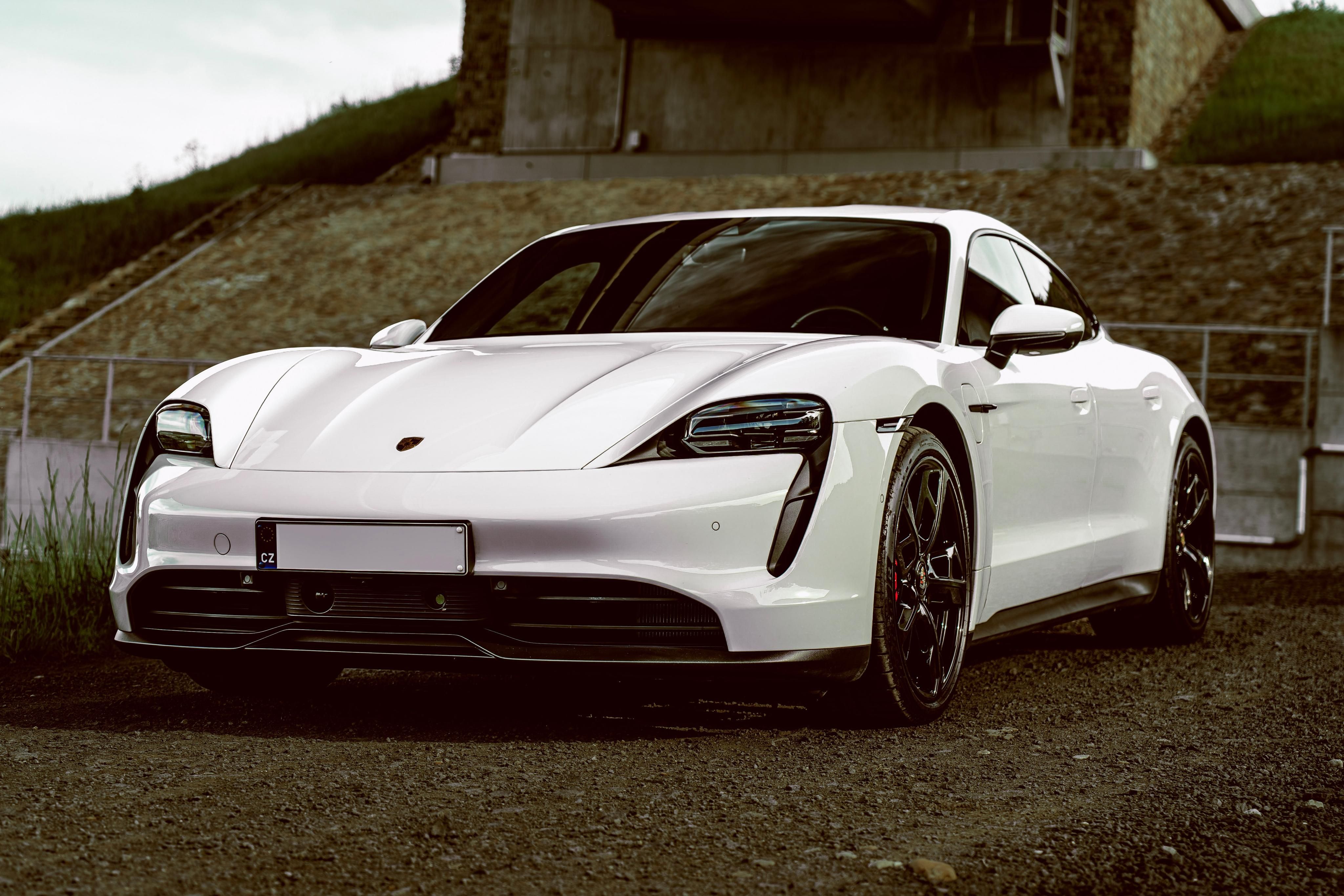 Porsche Taycan, 4S - 5000 KM - VZDUCH, BOSE - fotka 2