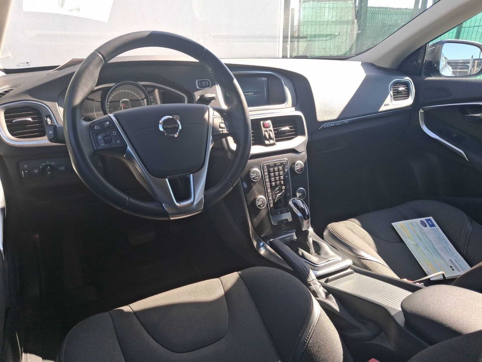 Volvo V40, 2.0 D3, Automat, Serv.kniha - fotka 3