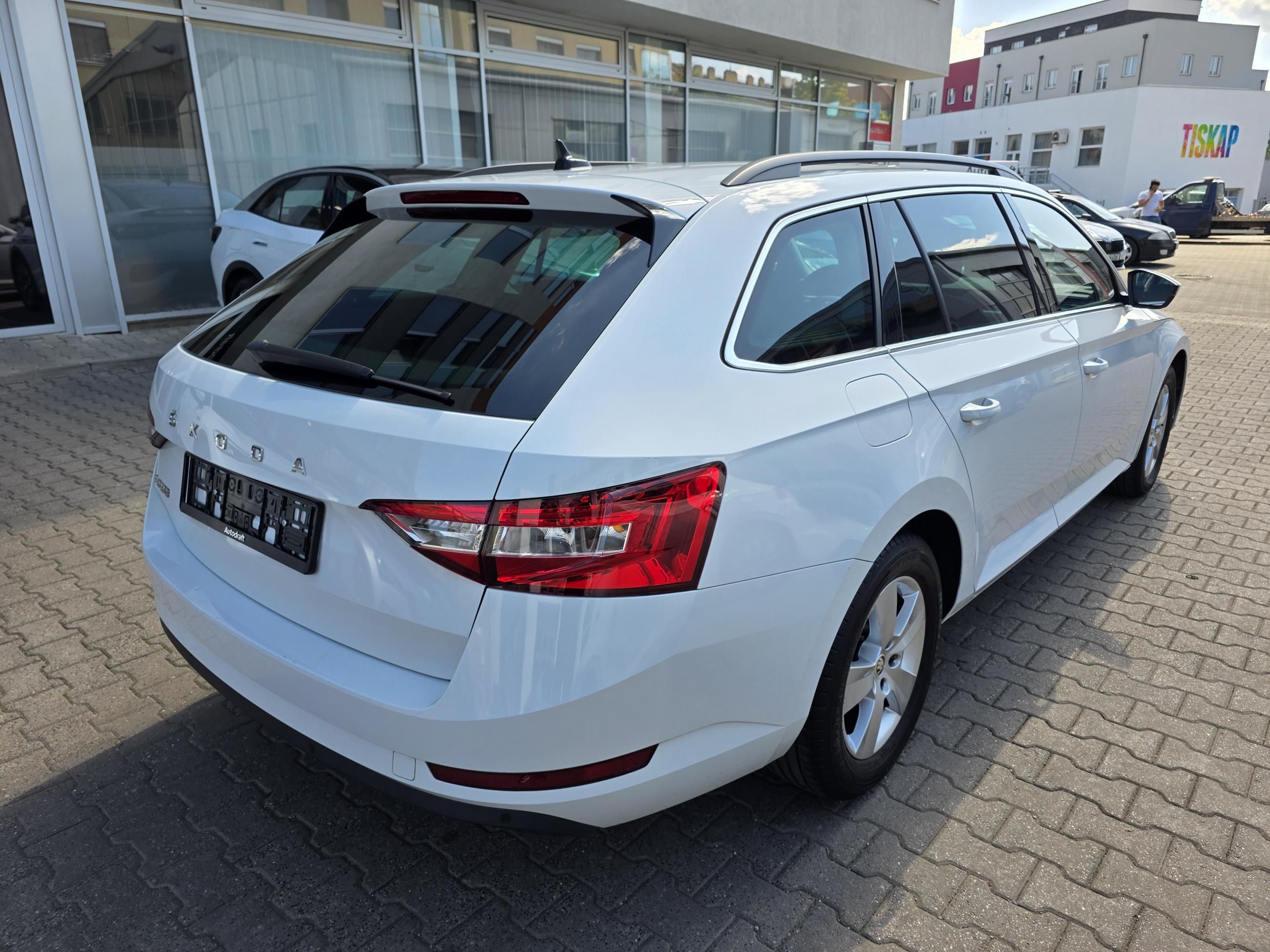 Škoda Superb, 2.0 TDI 110kW DSG / ALU 16'' - fotka 6