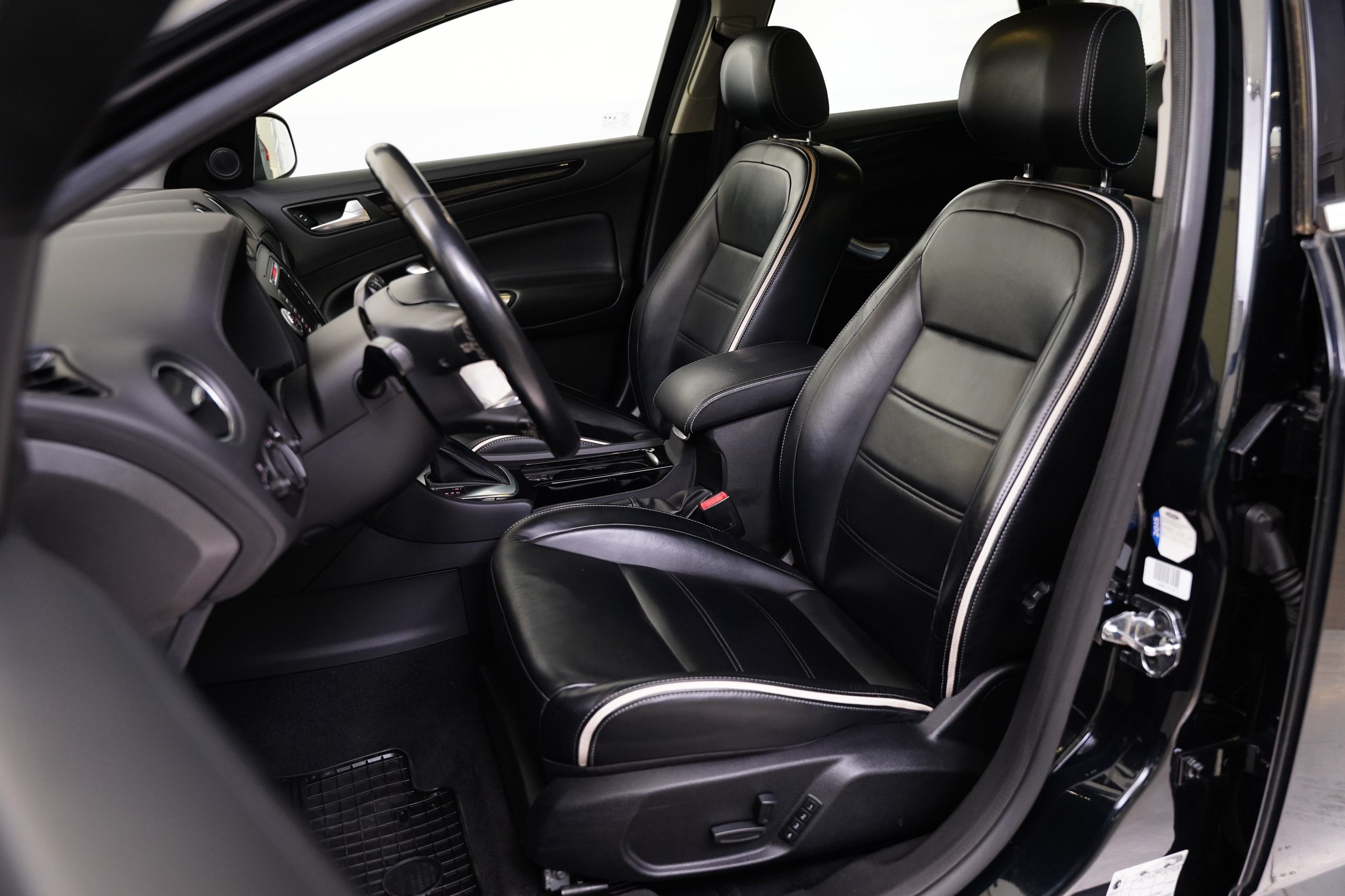 Ford Mondeo, 2.0 TDCI 103 kW - fotka 5