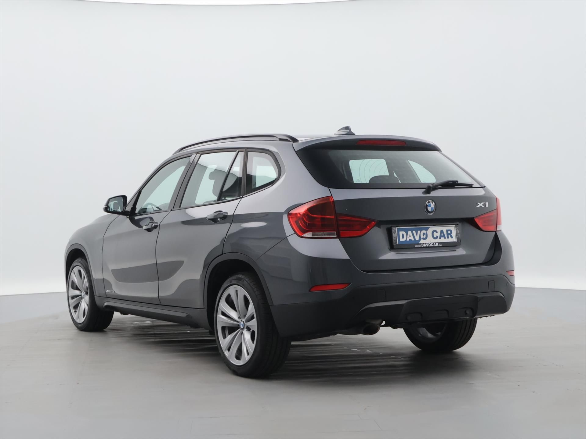 BMW X1, 2,0 18da 105kW xD Sport Line - fotka 5