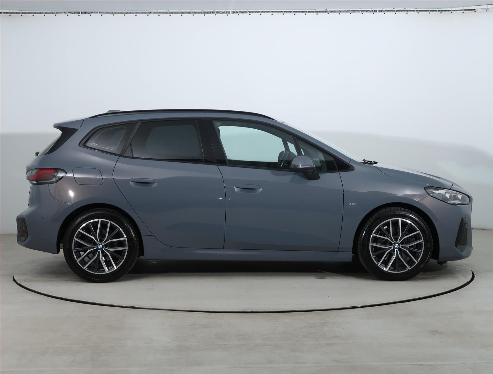 BMW Řada 2, 223i xDrive Active T, M Sport - fotka 6
