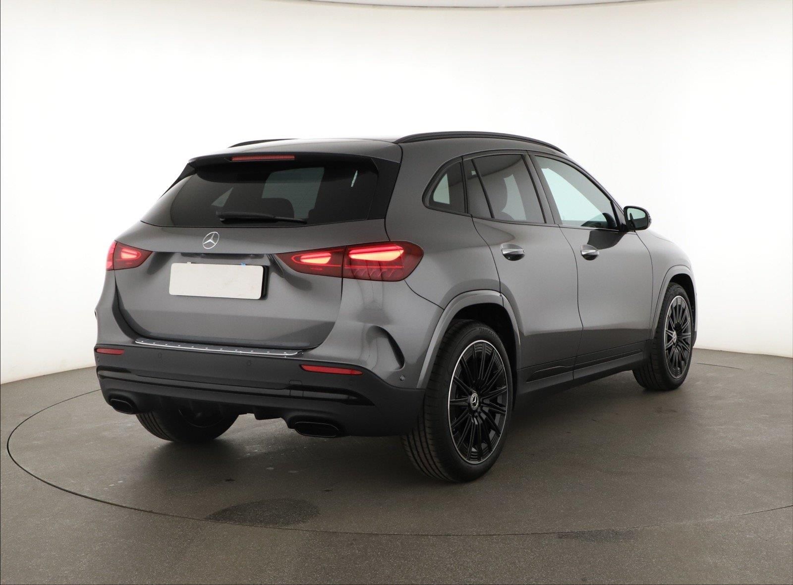 Mercedes-Benz GLA, 200 d, AMG Line, Navigace - fotka 5