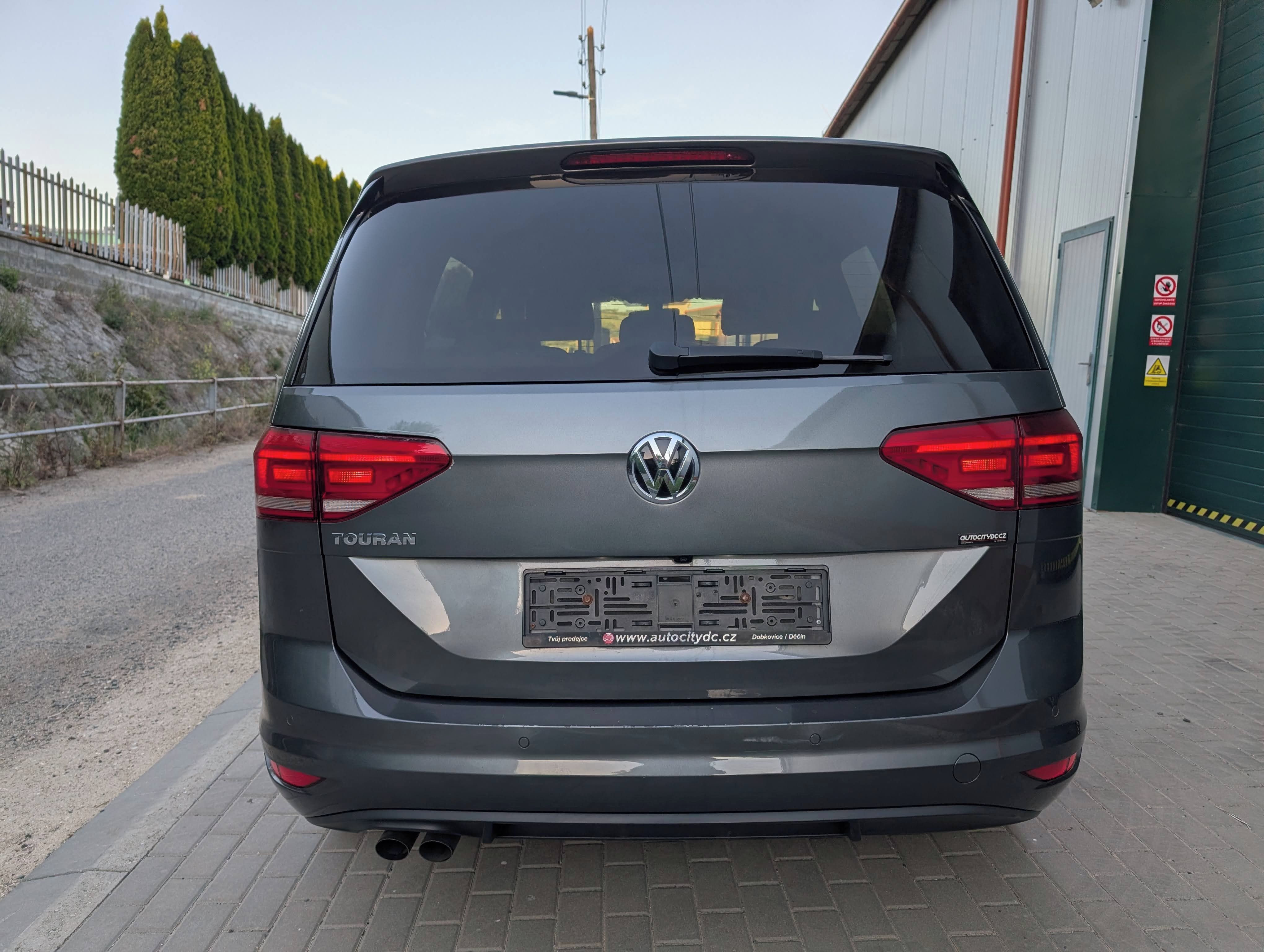 Volkswagen Touran, 2.0 TDI, 110 kW, DSG, 7 MÍST - fotka 6