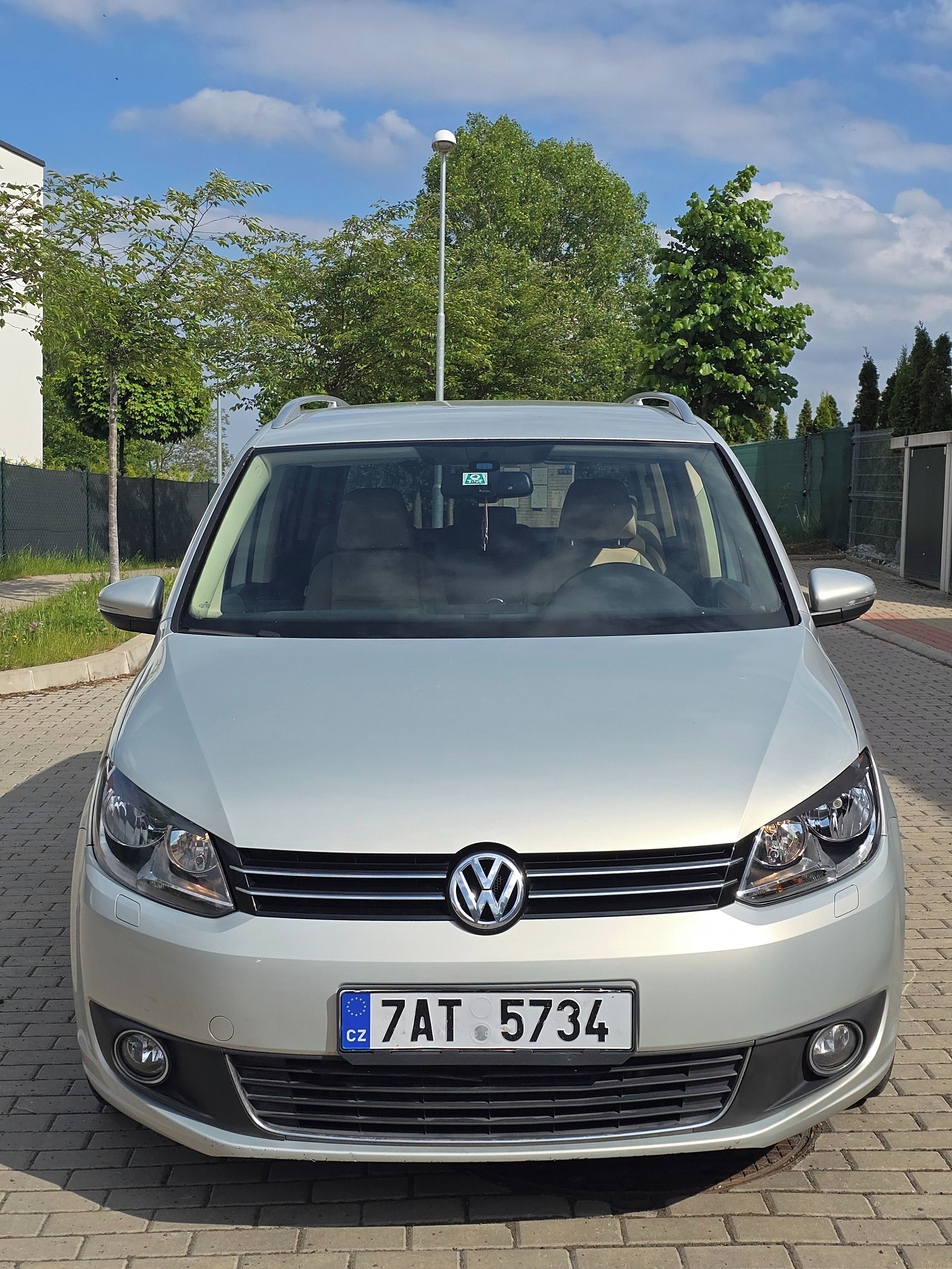 Volkswagen Touran, 2010 Volkswagen Touran 2.0 TDI - fotka 6