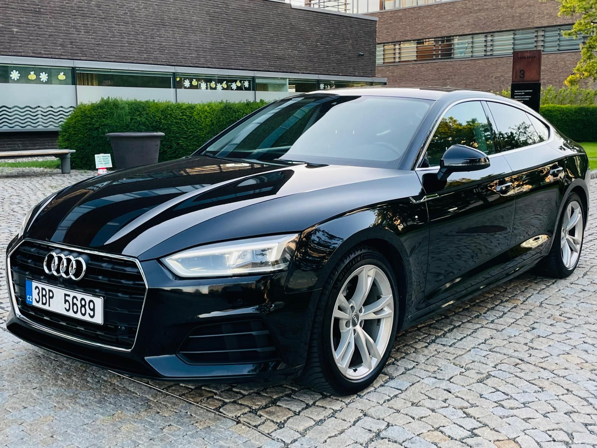 Audi A5, 2.0i 140KW AUT KAMERY SERVISKA - fotka 3