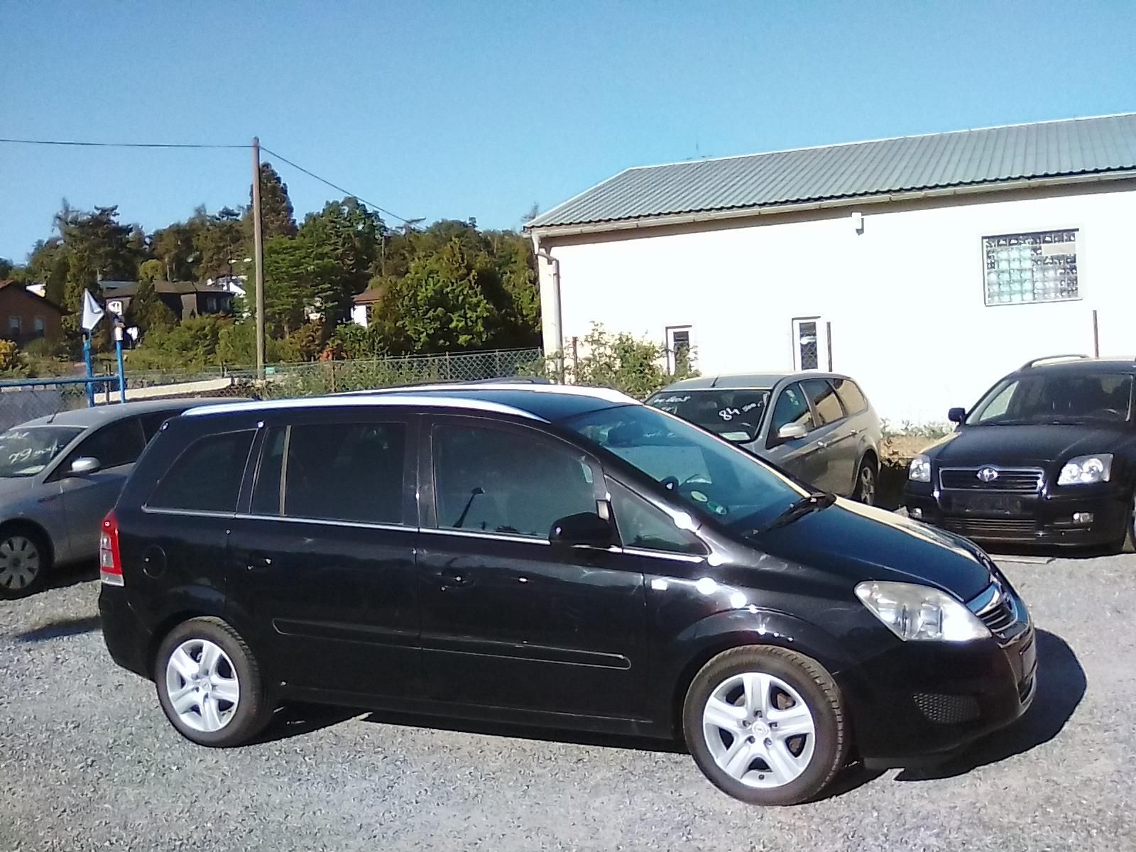 Opel Zafira, 1.6i 16V , 1.majitel - fotka 2