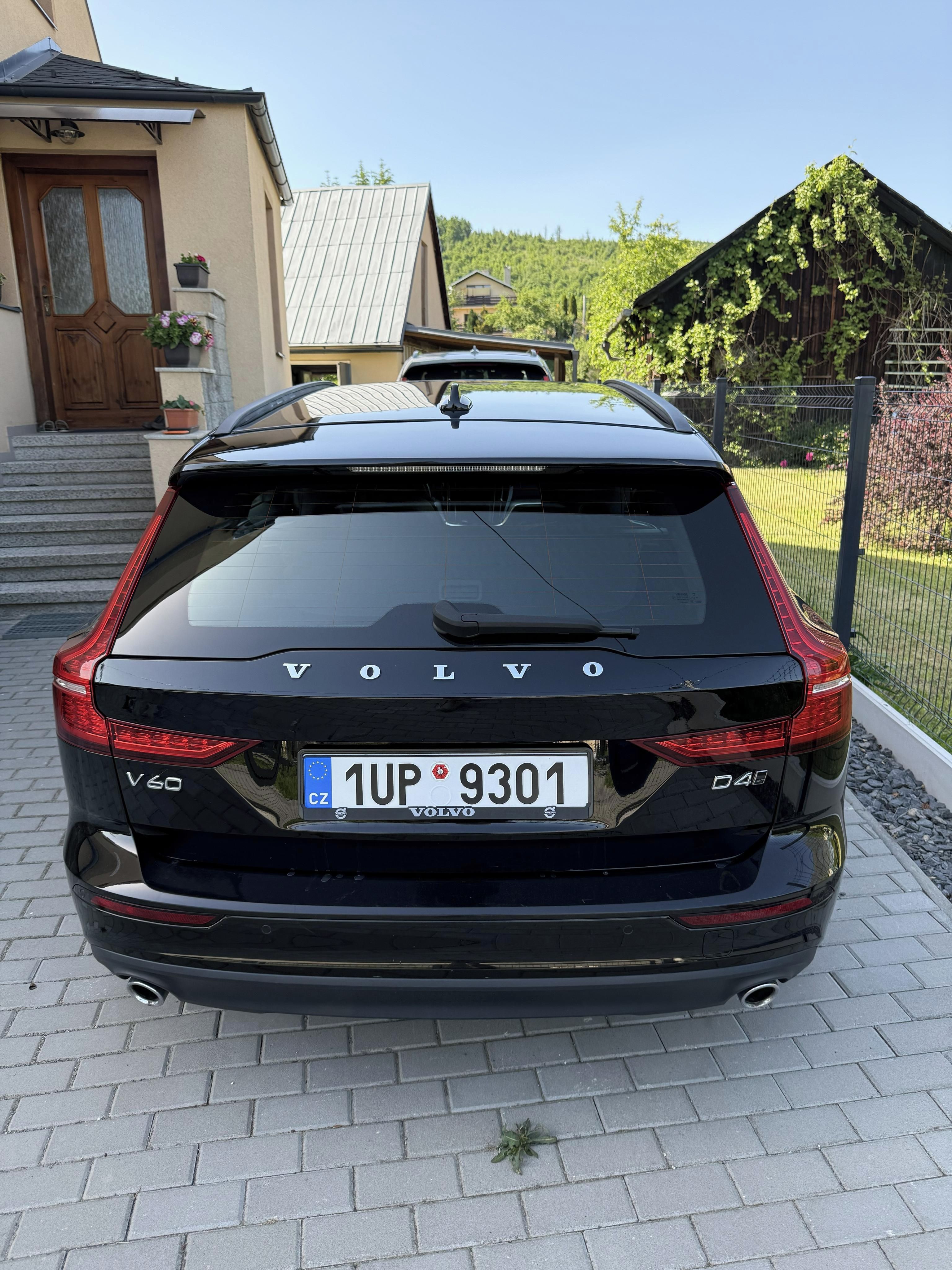 Volvo V60, D4 4x4, tažné, servis - fotka 3