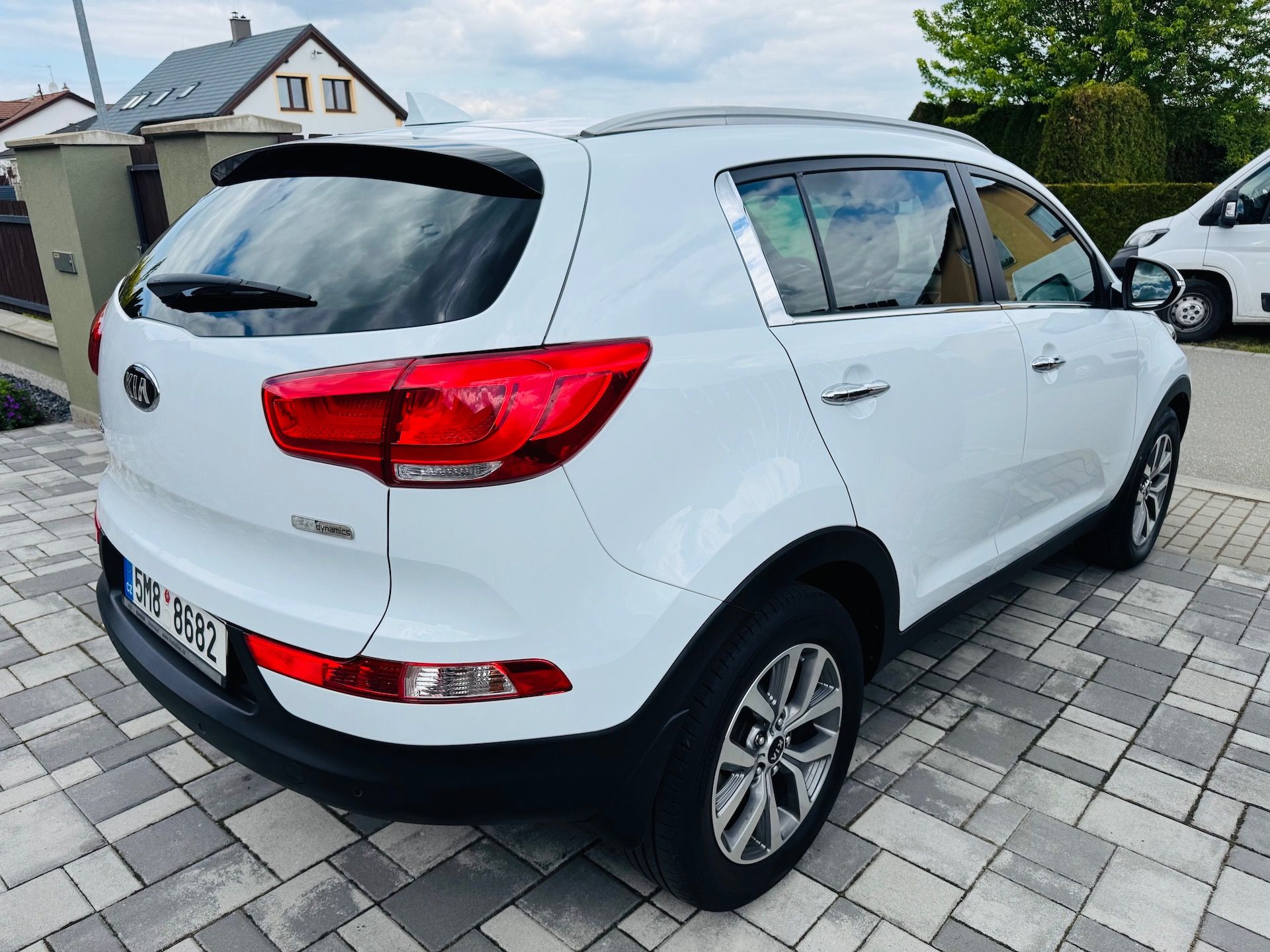 Kia Sportage, 1.7 CDRi PREMIUM ČR - fotka 3