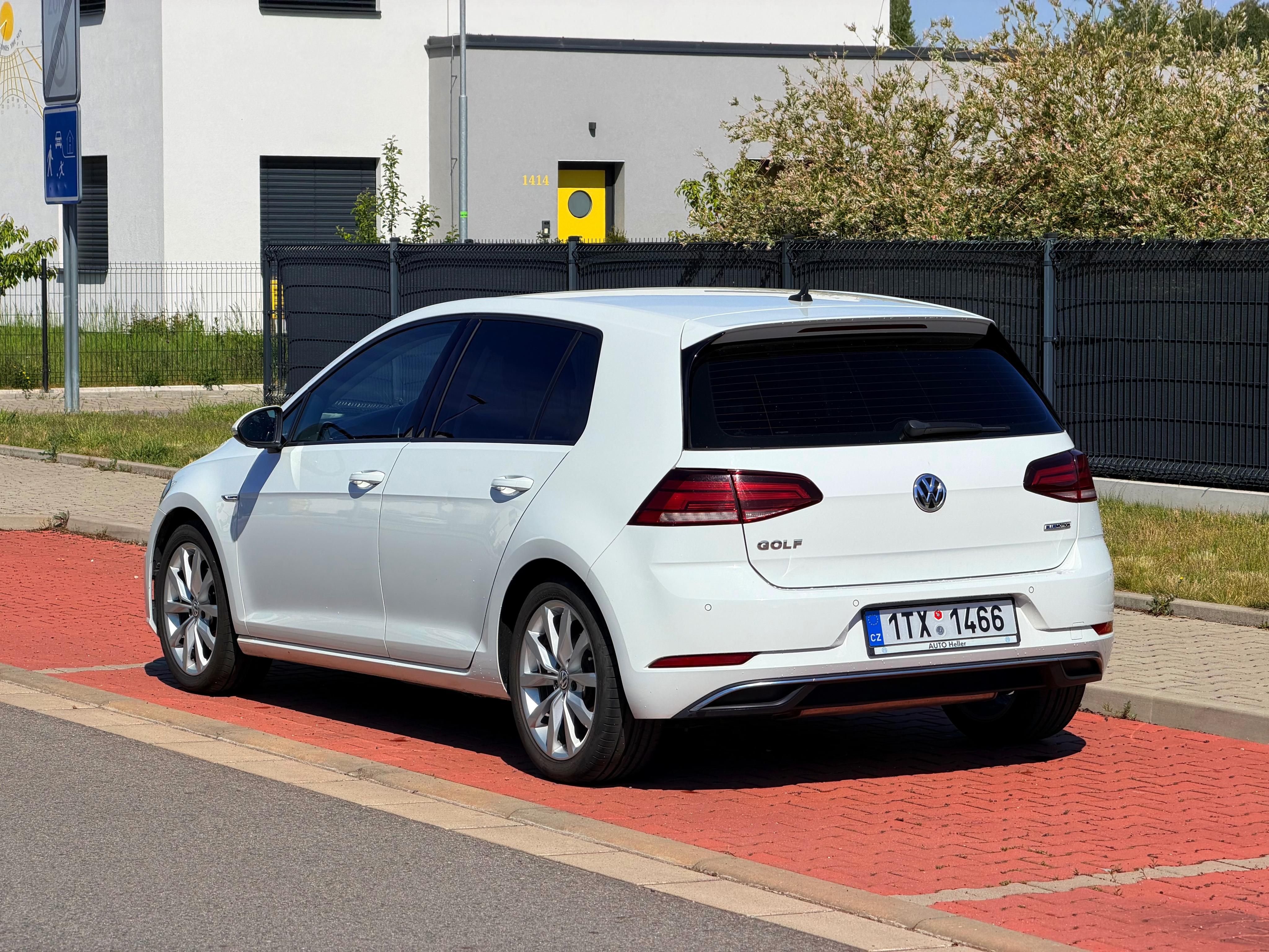 Volkswagen Golf, 1.5tsi Marathon Edition CZ - fotka 4