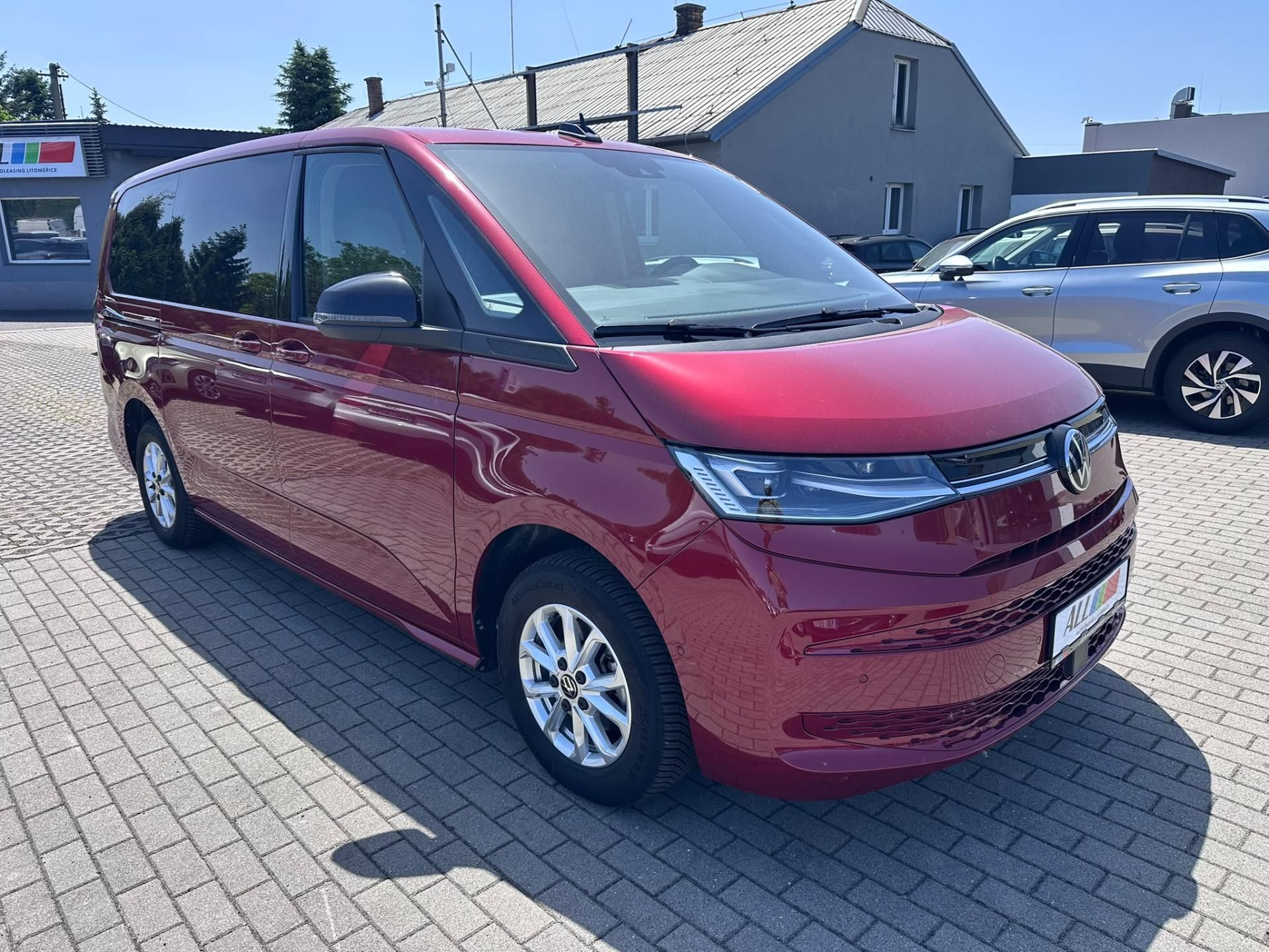Volkswagen Multivan, Life 2,0 TDI - fotka 4