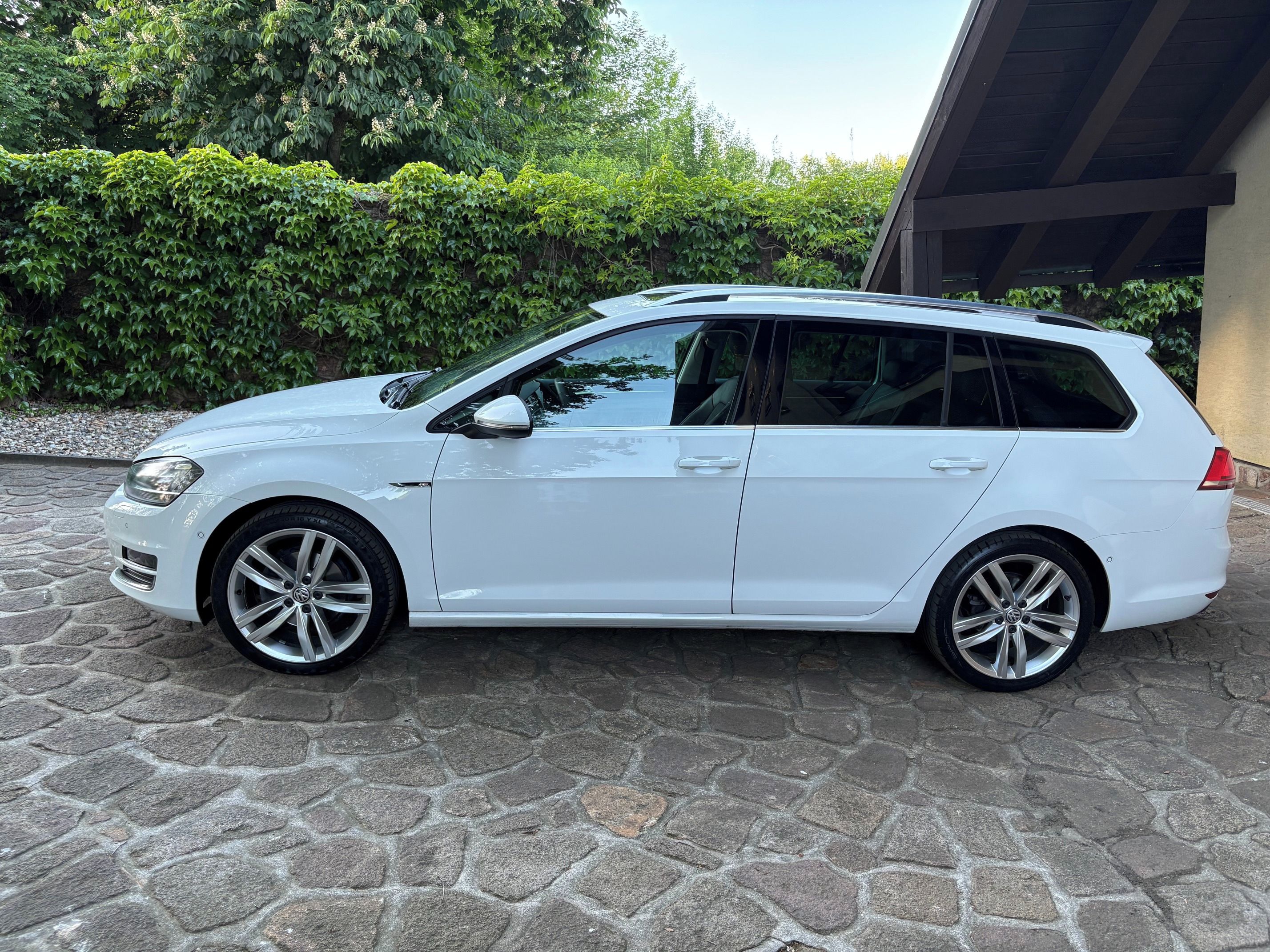 Volkswagen Golf, 1,4TSI DSG PANORAMA - BiXENONY - fotka 3