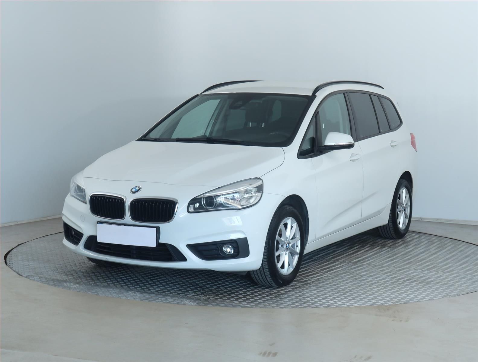 BMW Řada 2, 218i Gran Tourer, Serv.kniha - fotka 2