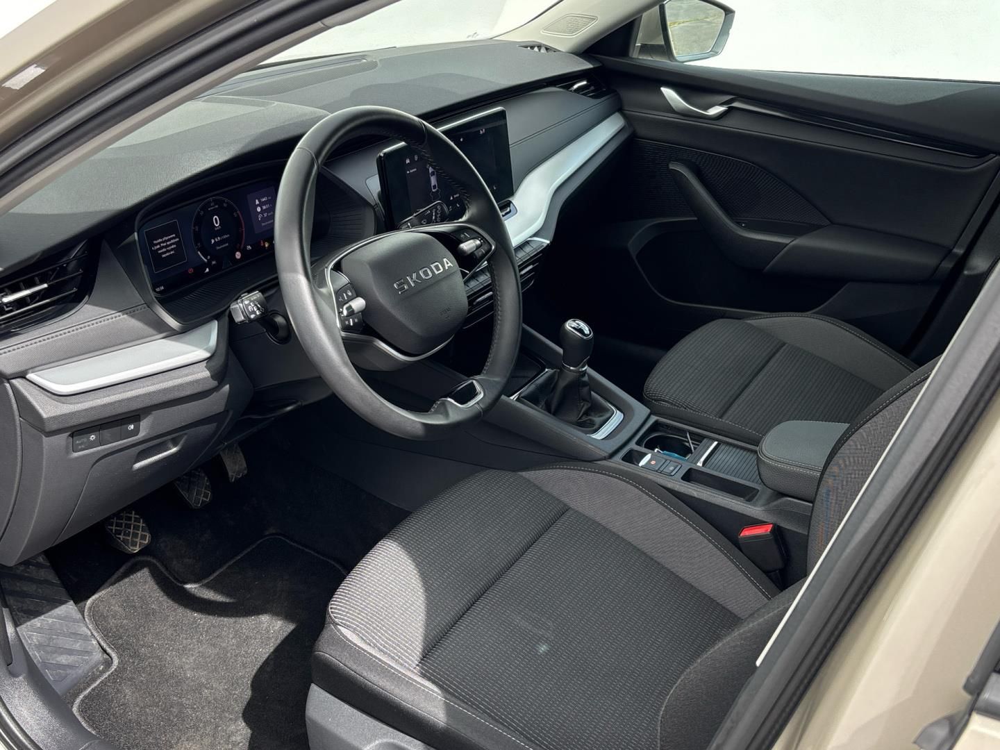 Škoda Octavia, 1.5 TSI / 85 kW Selection - fotka 6