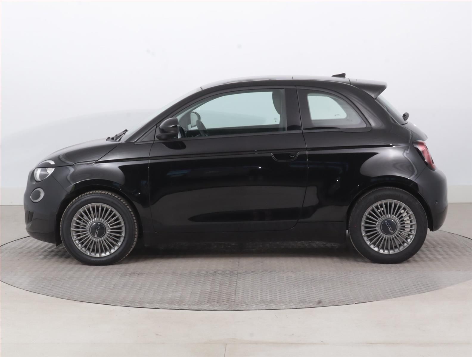 Fiat 500E, 42 kWh, SoH 92%, Automat - fotka 3