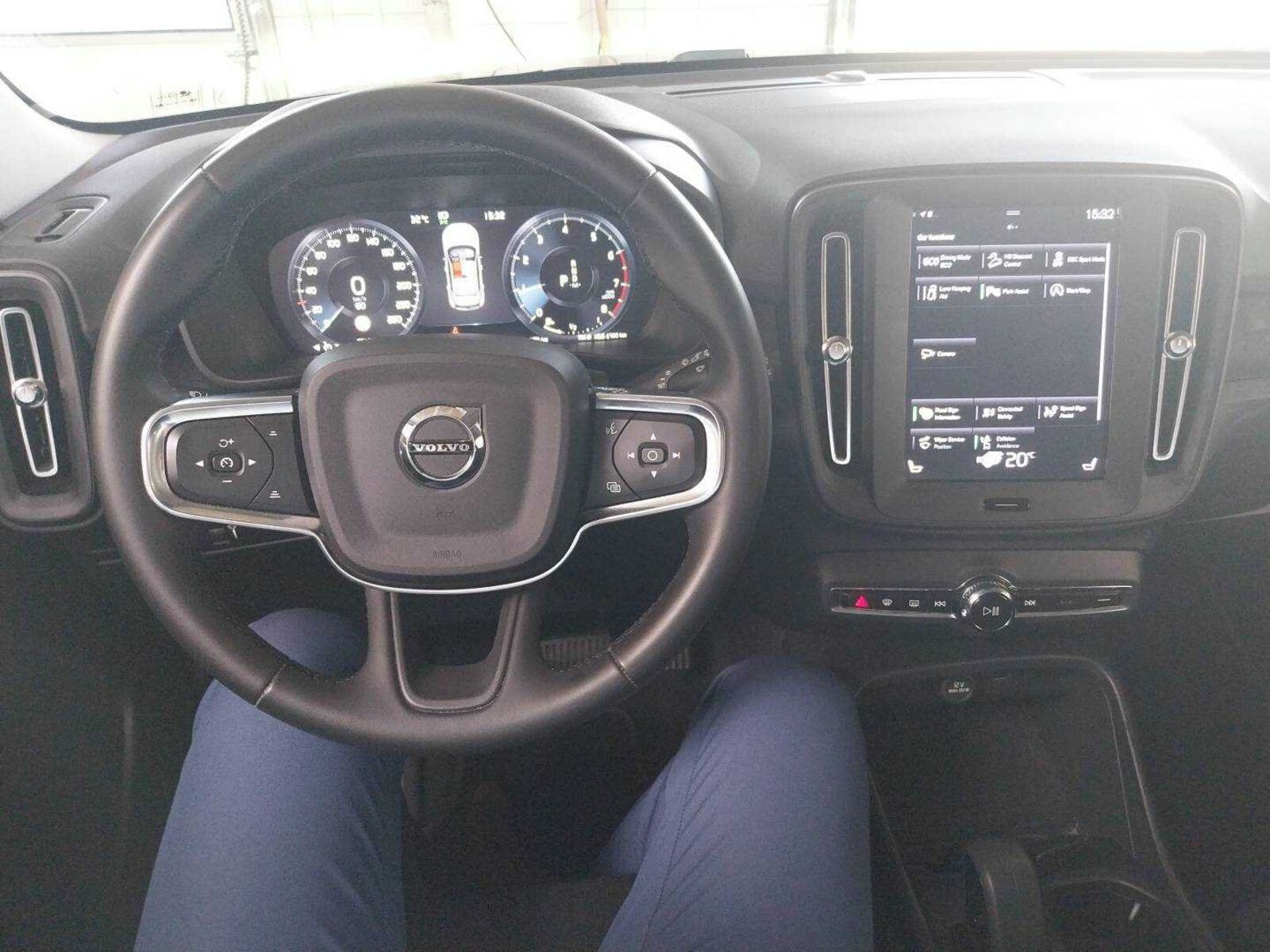 Volvo XC40, T2, Automat, Serv.kniha, Navi - fotka 3