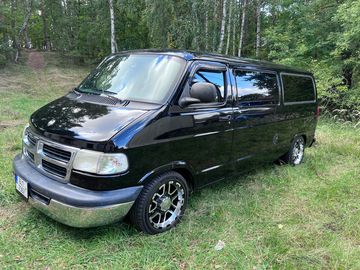 DOGDE RAM 1500 WAGON - 5.2 -V8