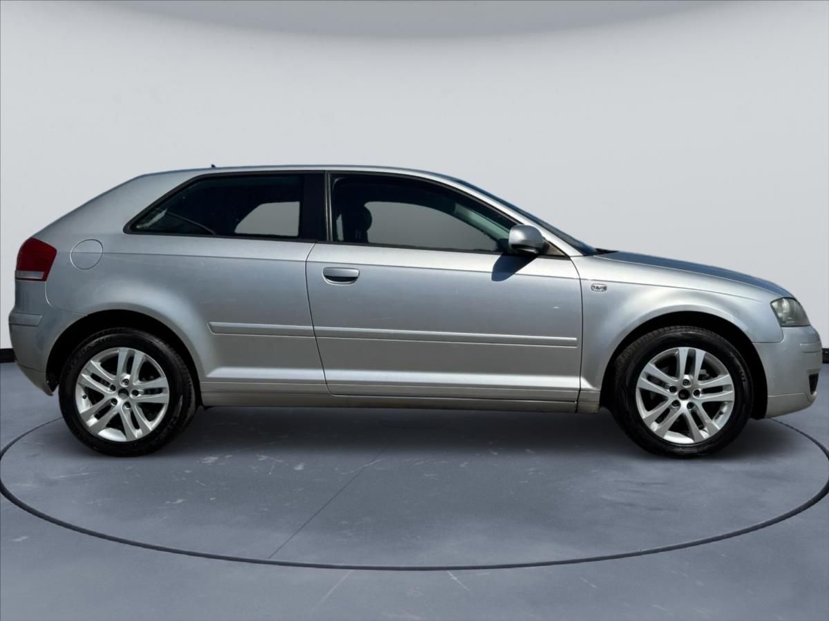 Audi A3, 2,0 i Manuál - fotka 4