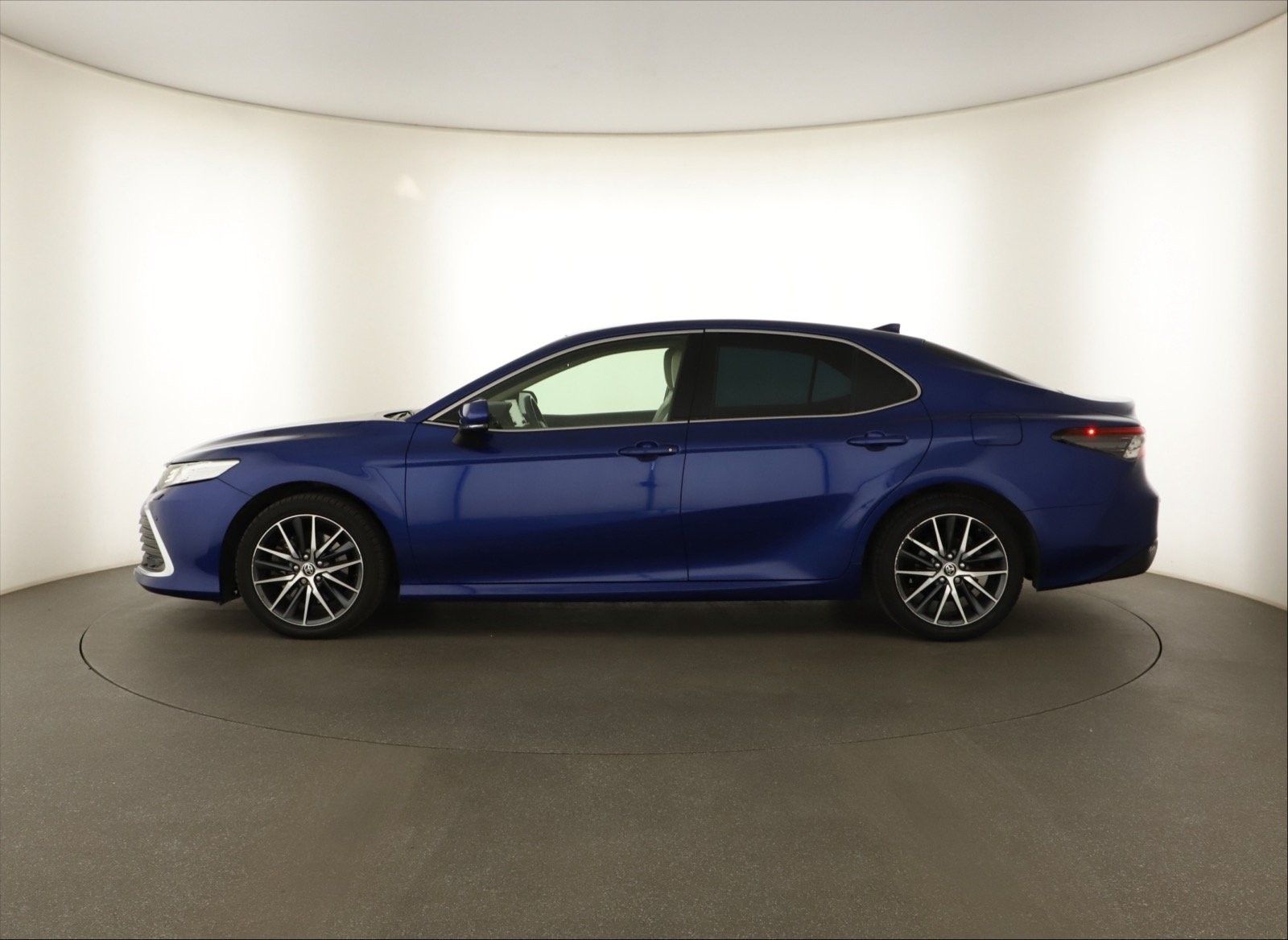 Toyota Camry, 2.5 Hybrid, Automat, ČR,1.maj - fotka 3
