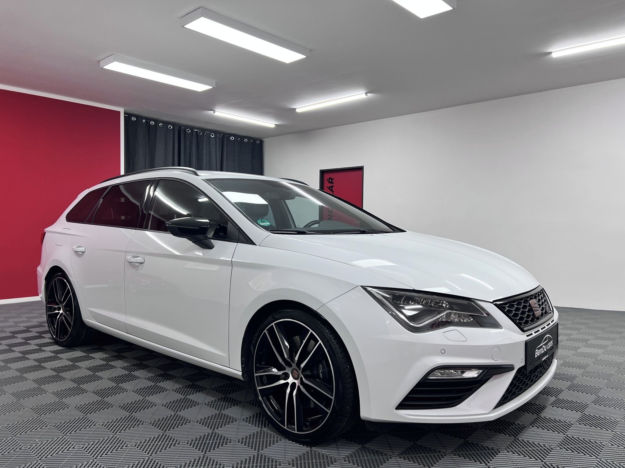 Seat Leon, Cupra ST 300 DSG 4x4 - fotka 3