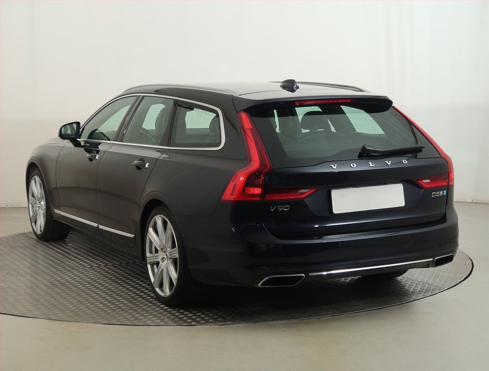 Volvo V90, D5 AWD, 4X4, Automat - fotka 4