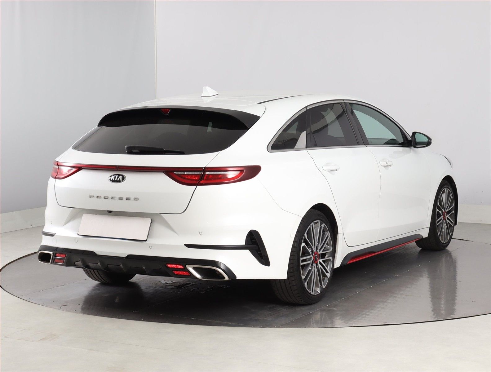 Kia ProCeed, GT 1.6 T-GDI, Automat, ČR - fotka 5