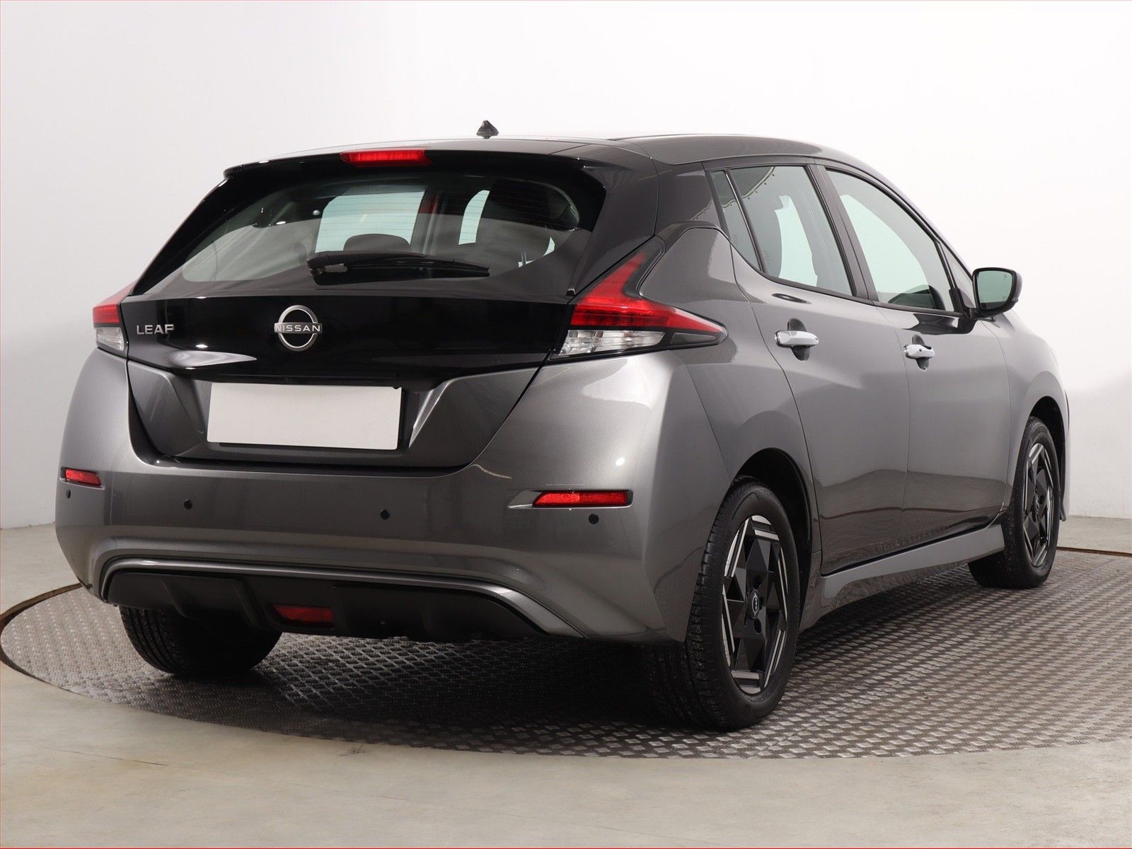 Nissan LEAF, 40 kWh, SoH 90%, Automat - fotka 5