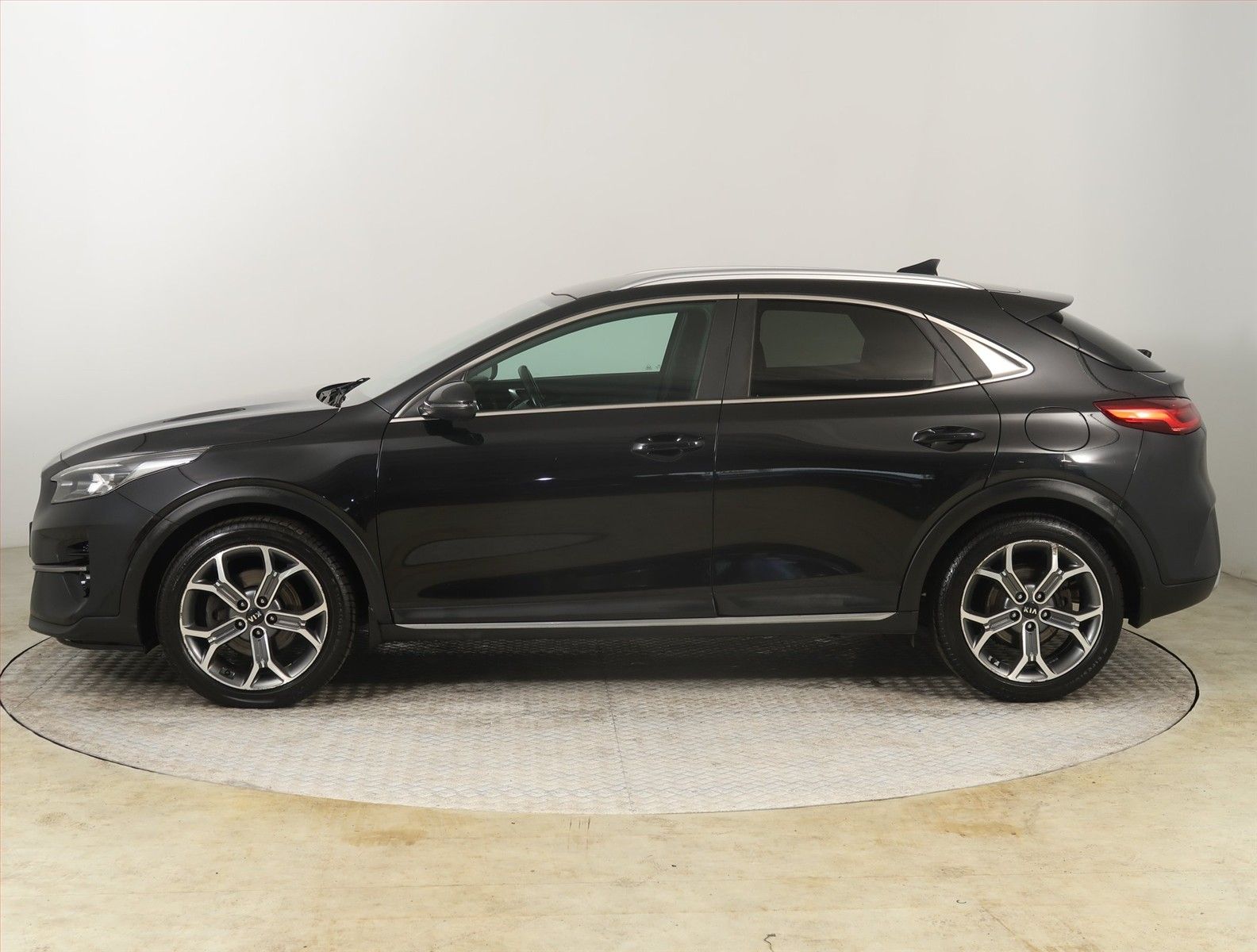 Kia XCee´d, 1.4 T-GDI, TOP, Záruka - fotka 3