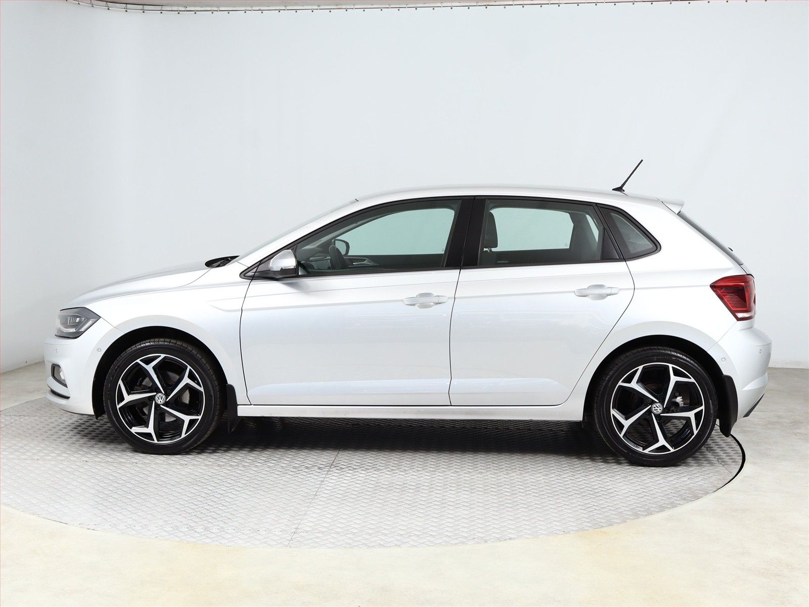 Volkswagen Polo, 1.5 TSI, Highline, Automat, ČR - fotka 3
