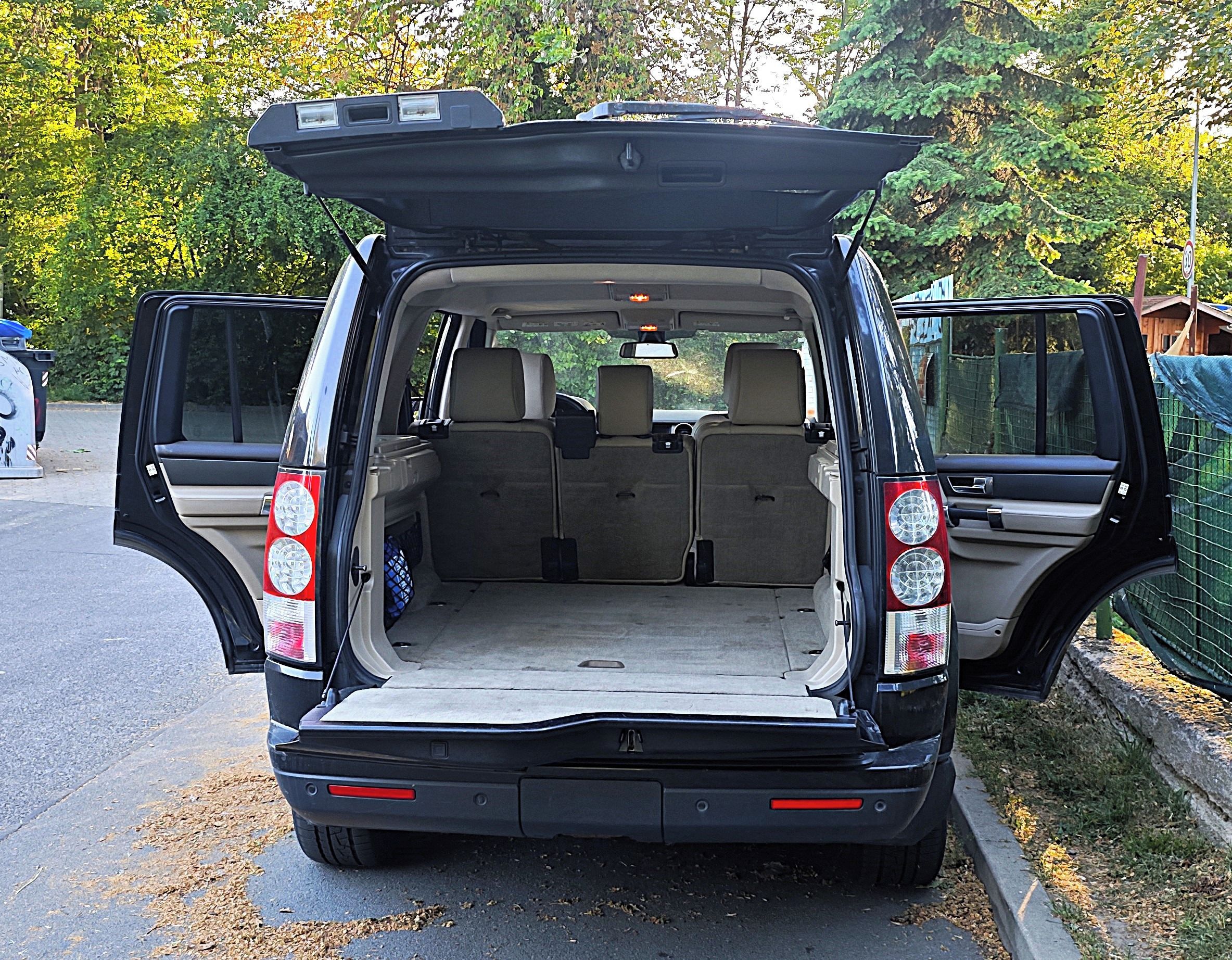 Land Rover Discovery, 3.0D SDV6 HSE Vada motoru DPH - fotka 6