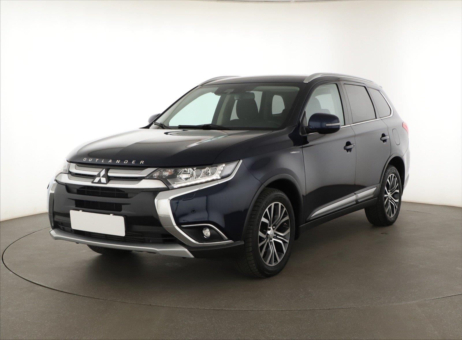 Mitsubishi Outlander, 2.2 DI-D, 4X4, Automat - fotka 2