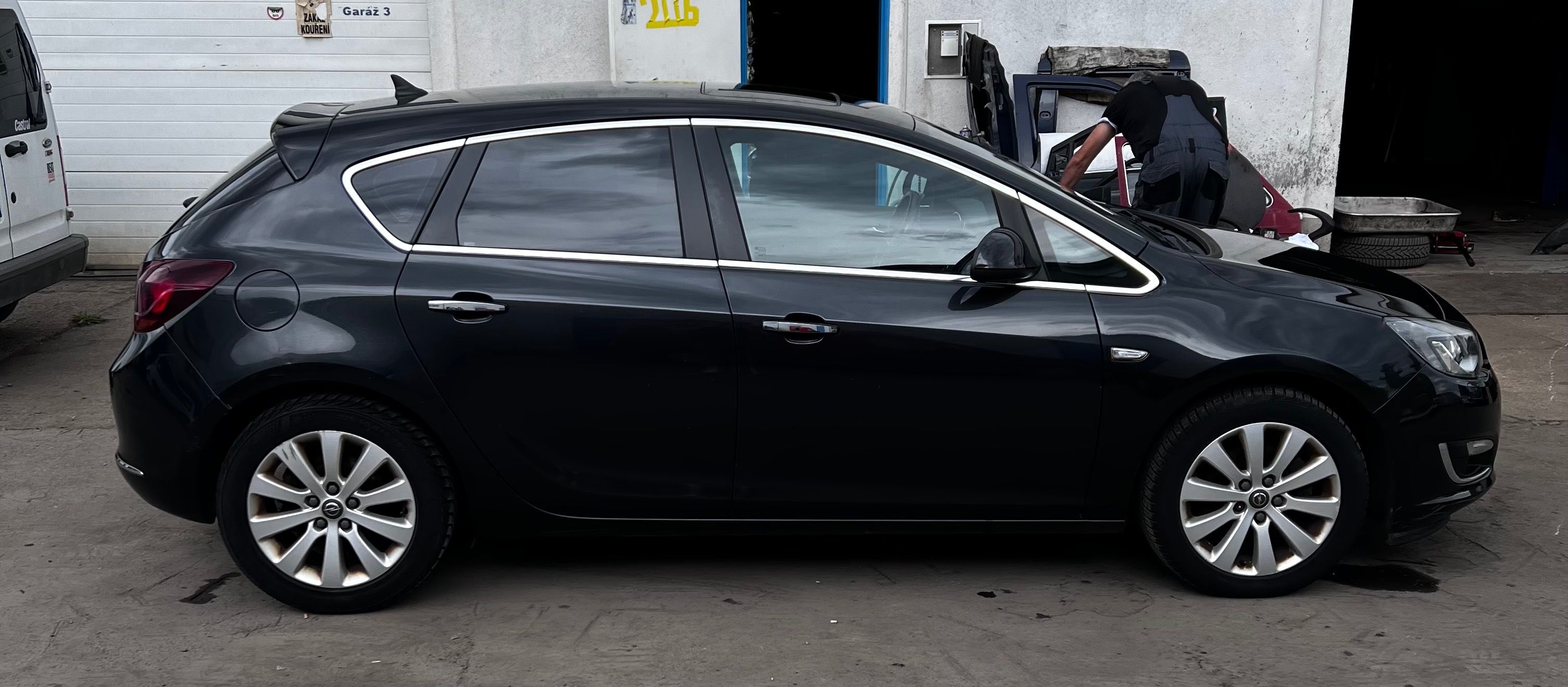Opel Astra, 2.0 CDTI 121kw automat - fotka 2