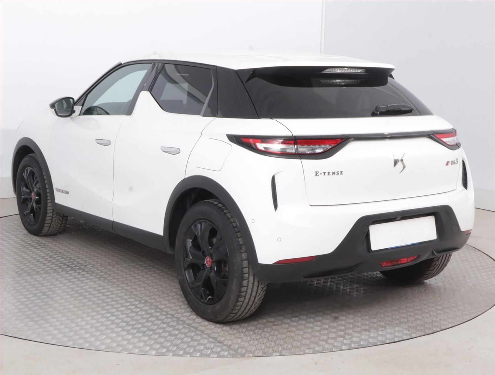 DS 3 Crossback, E-Tense 50kWh, SoH 98% - fotka 4