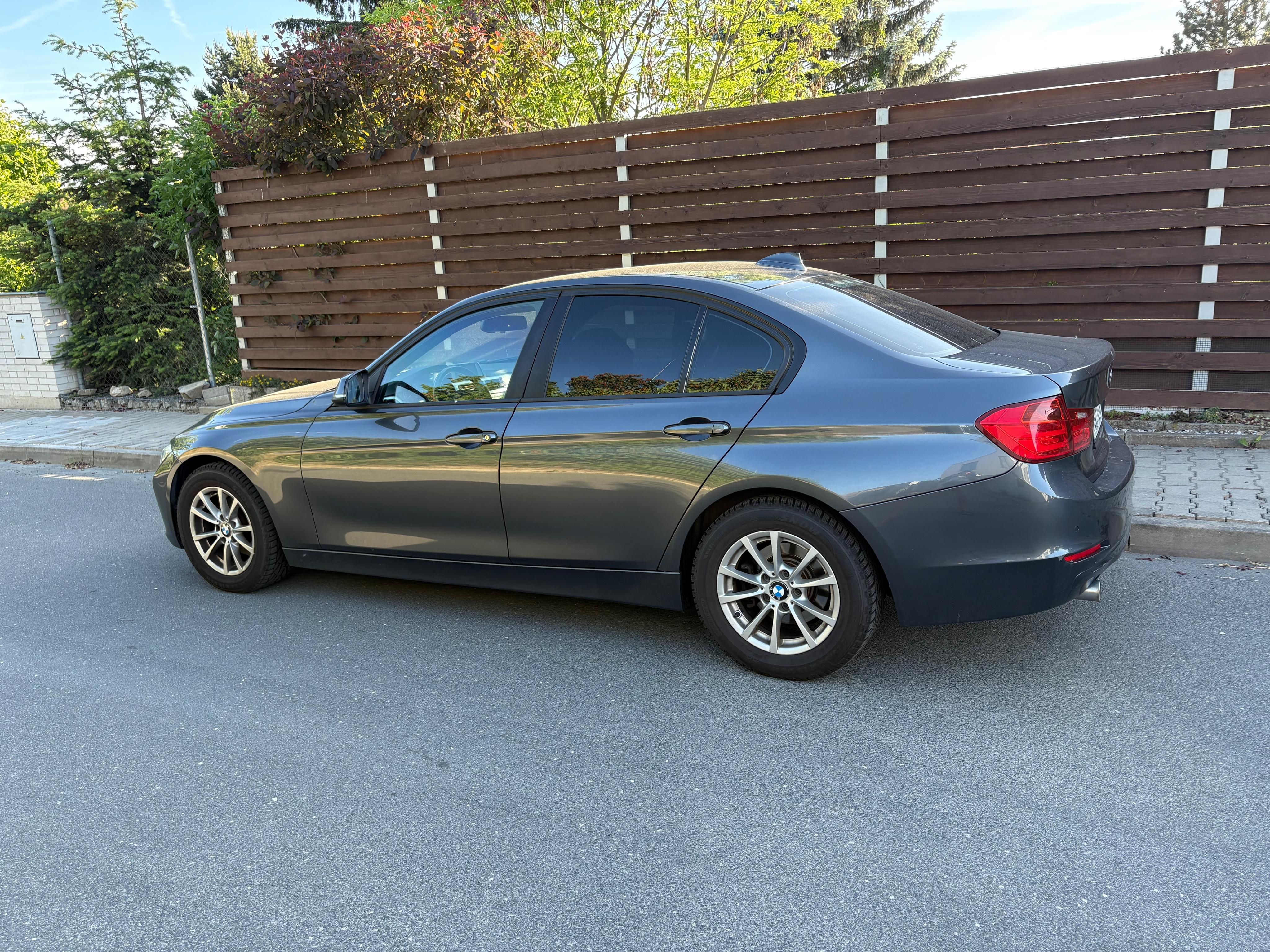 BMW Řada 3 - fotka 4