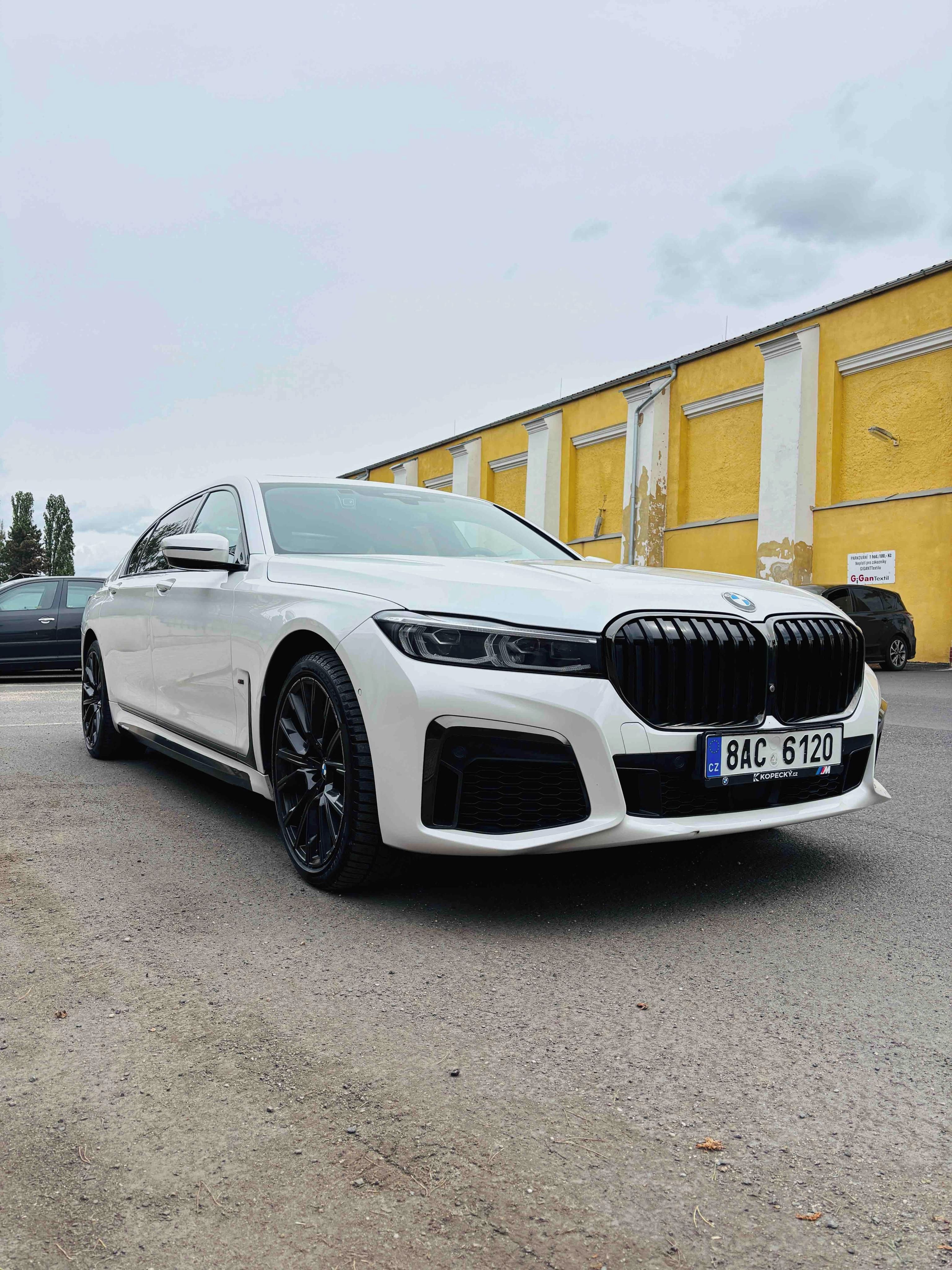 BMW Řada 7, BMW 745Le xDrive - fotka 3