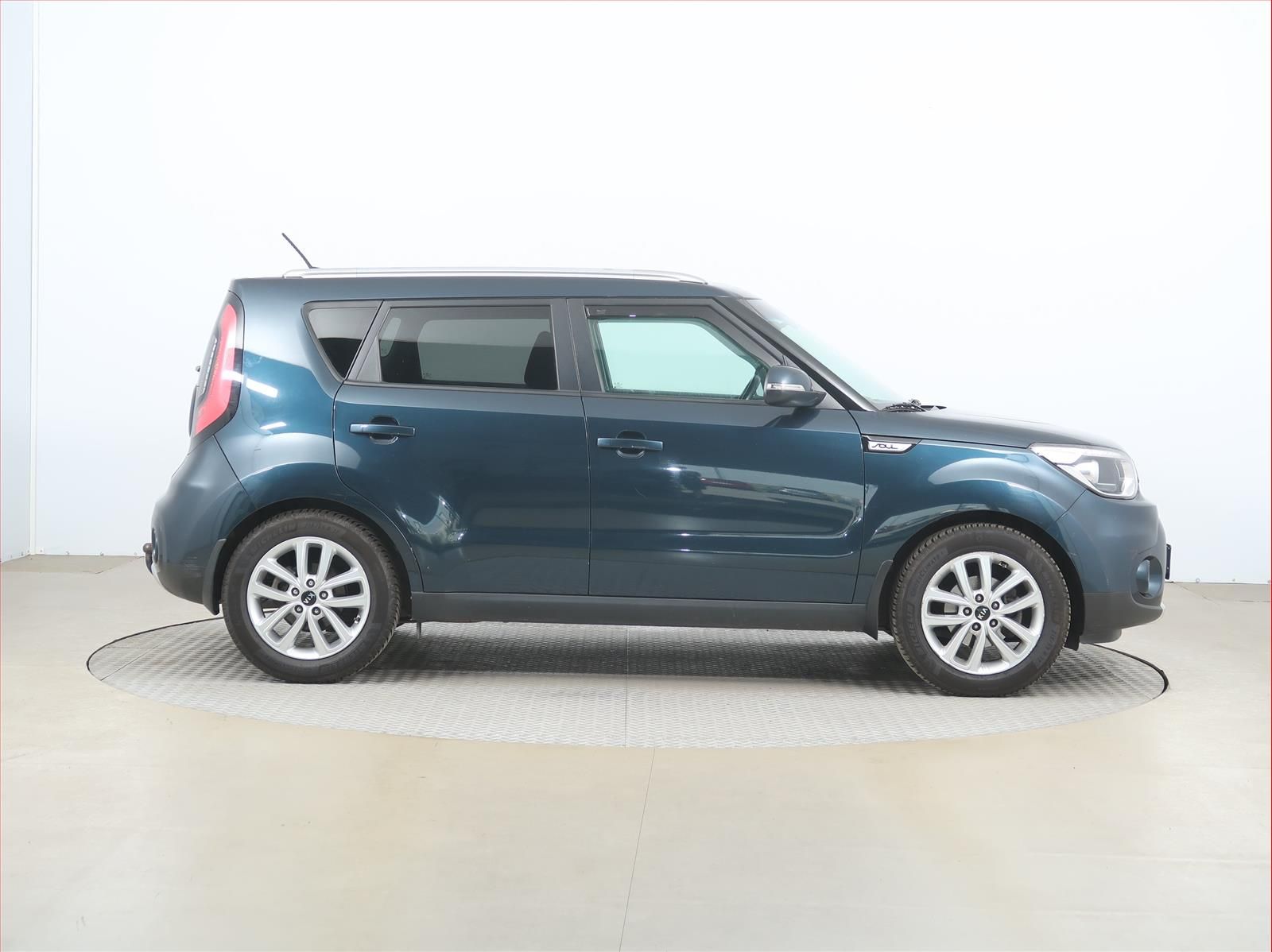 Kia Soul, 1.6 GDI, Navi, Kožené sedačky - fotka 6