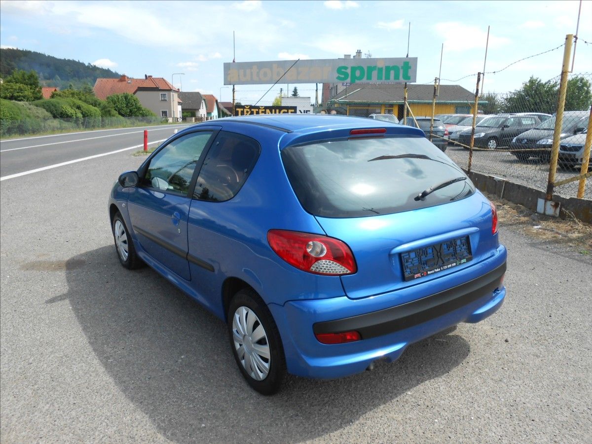 Peugeot 206, 1,4 55 kW PLUS KLIMA SERVISKSA - fotka 4