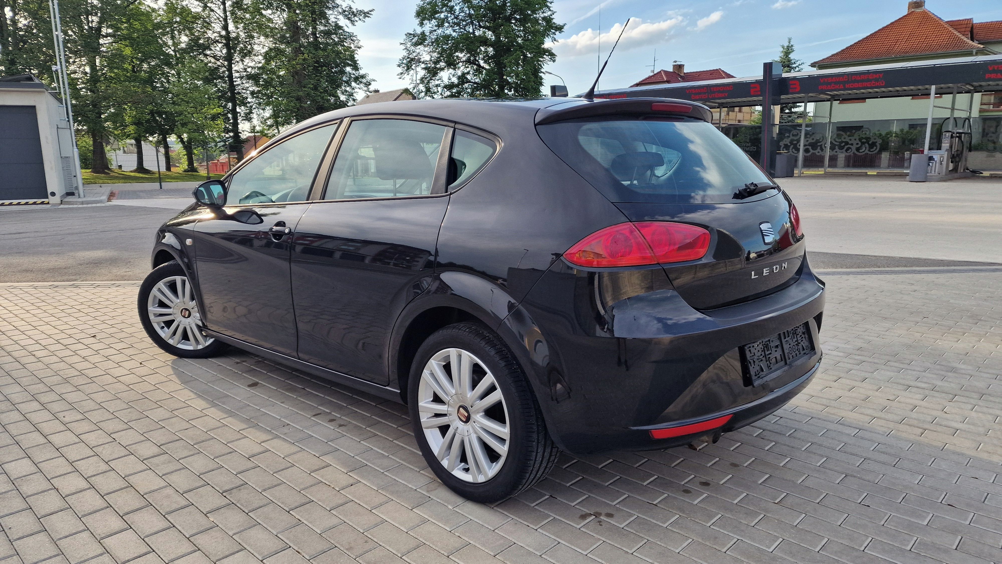 Seat Leon, VYJÍMEČNÝ CELKOVÝ STAV VOZU! - fotka 3
