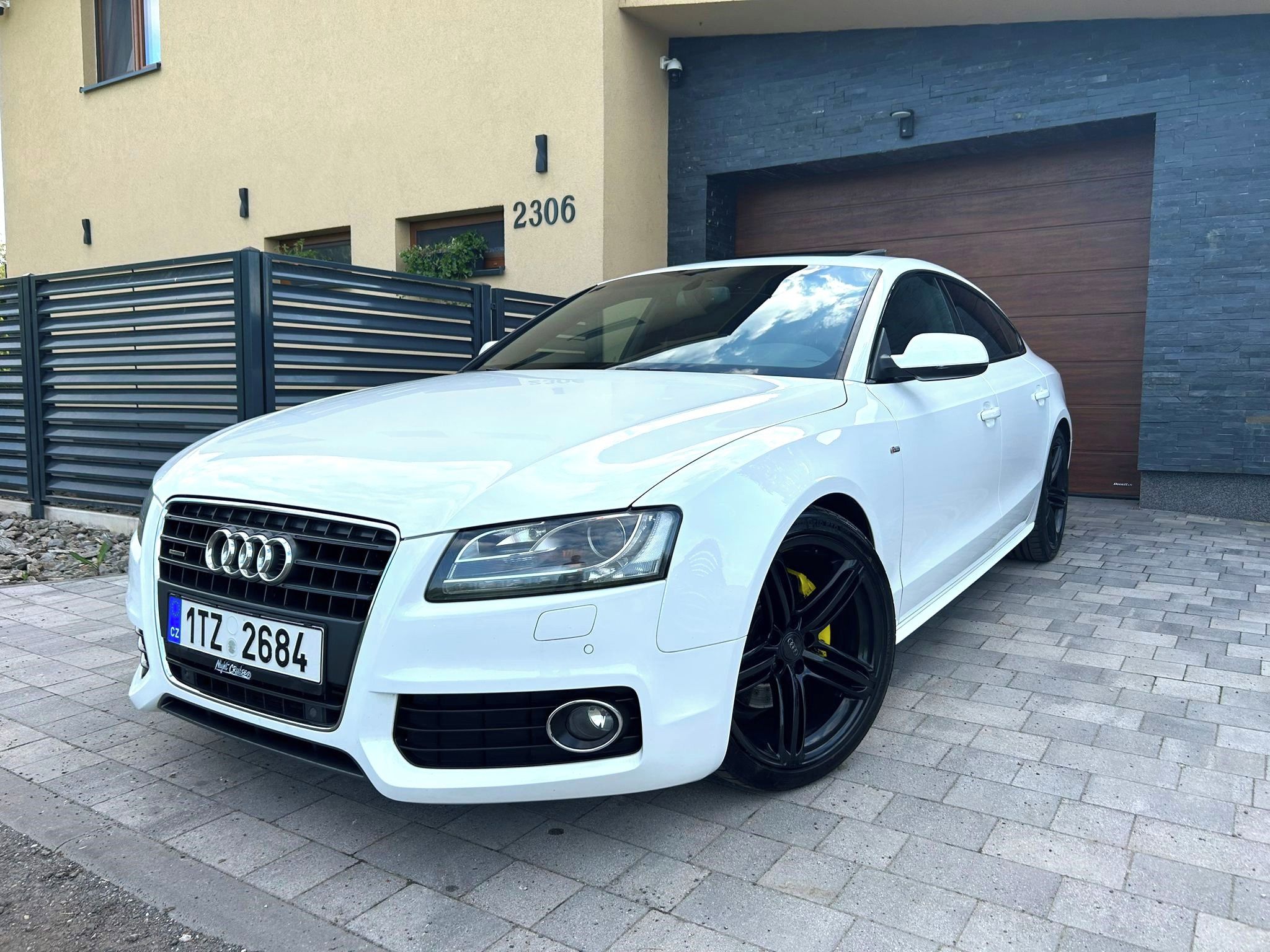 Audi A5, 2.0TFSI QUATTRO 3xS-line 155kw - fotka 2