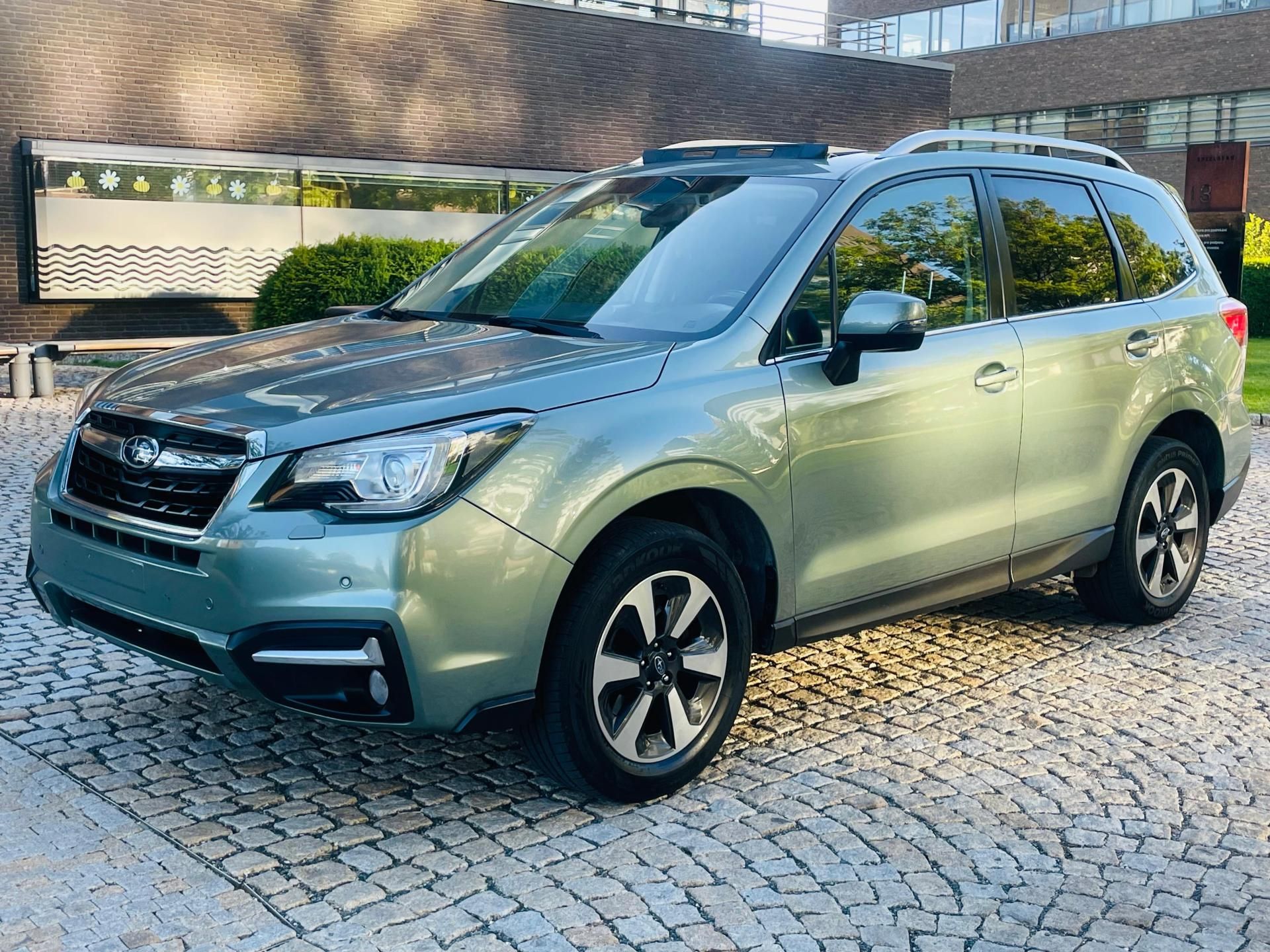 Subaru Forester, 2.0i 4x4 AUT KAM TAŽNÉ SERVISK - fotka 6
