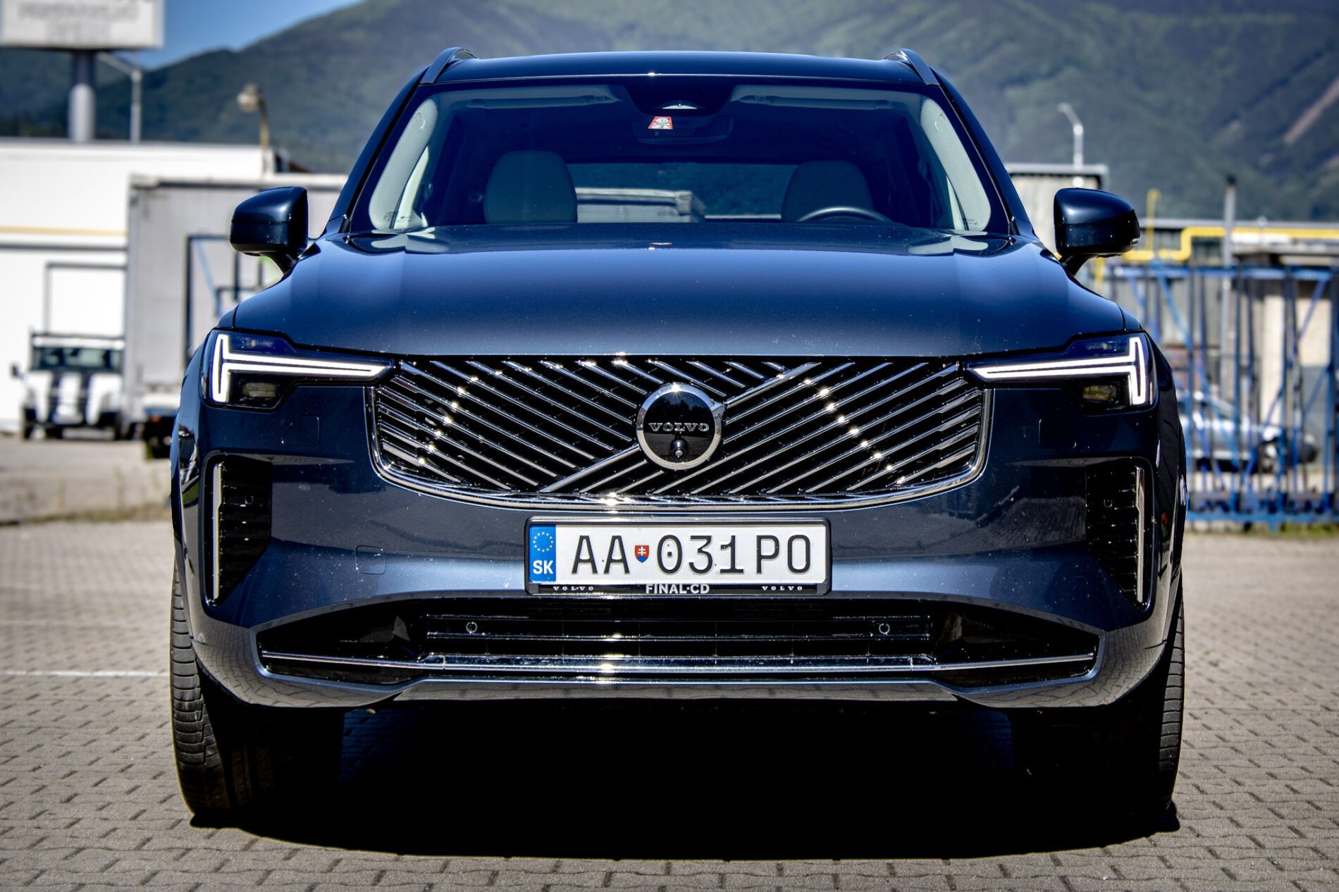 Volvo XC90 - fotka 2