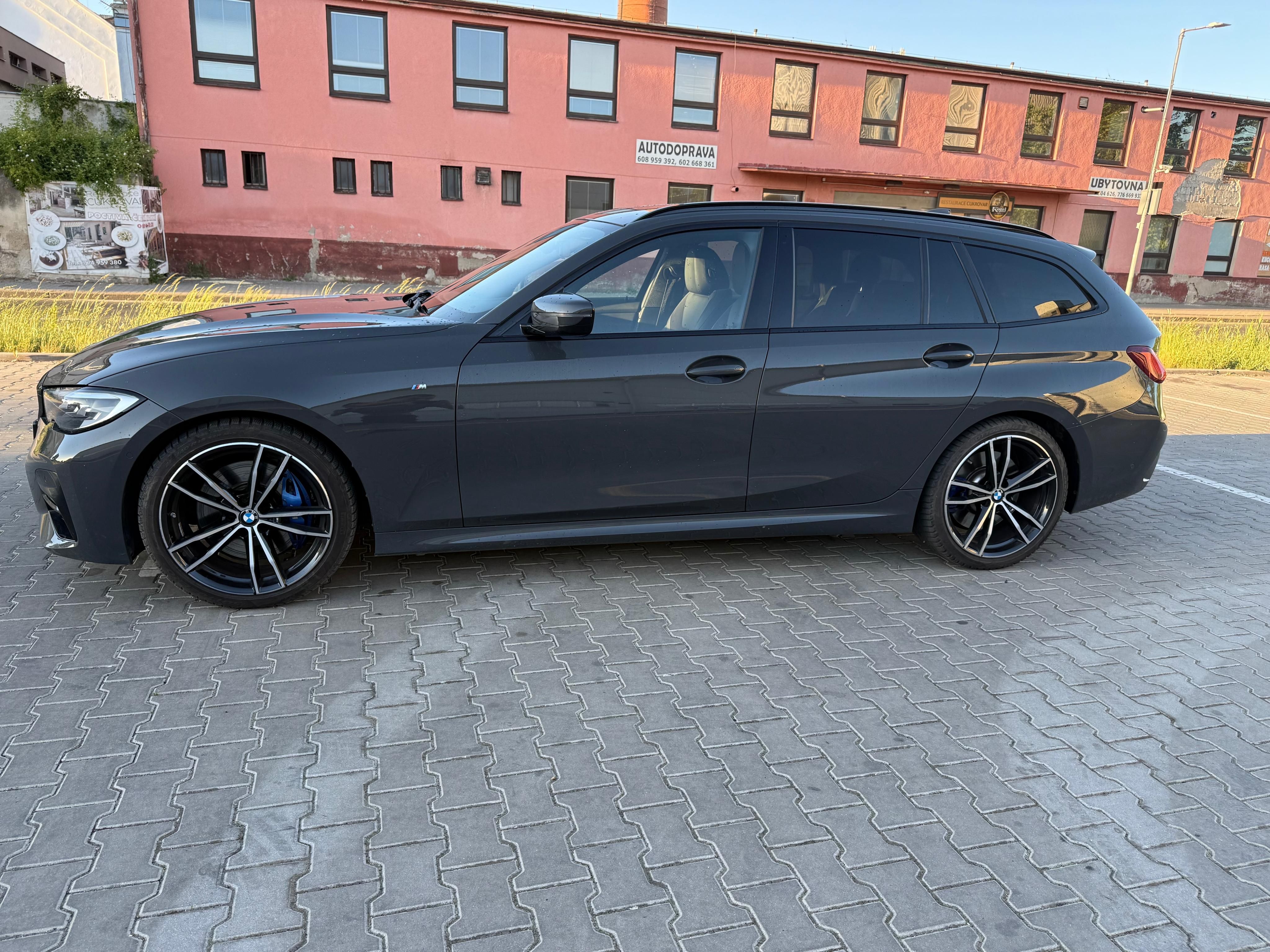 BMW Řada 3, BMW 330 D, M-Paket 210 kw - fotka 5